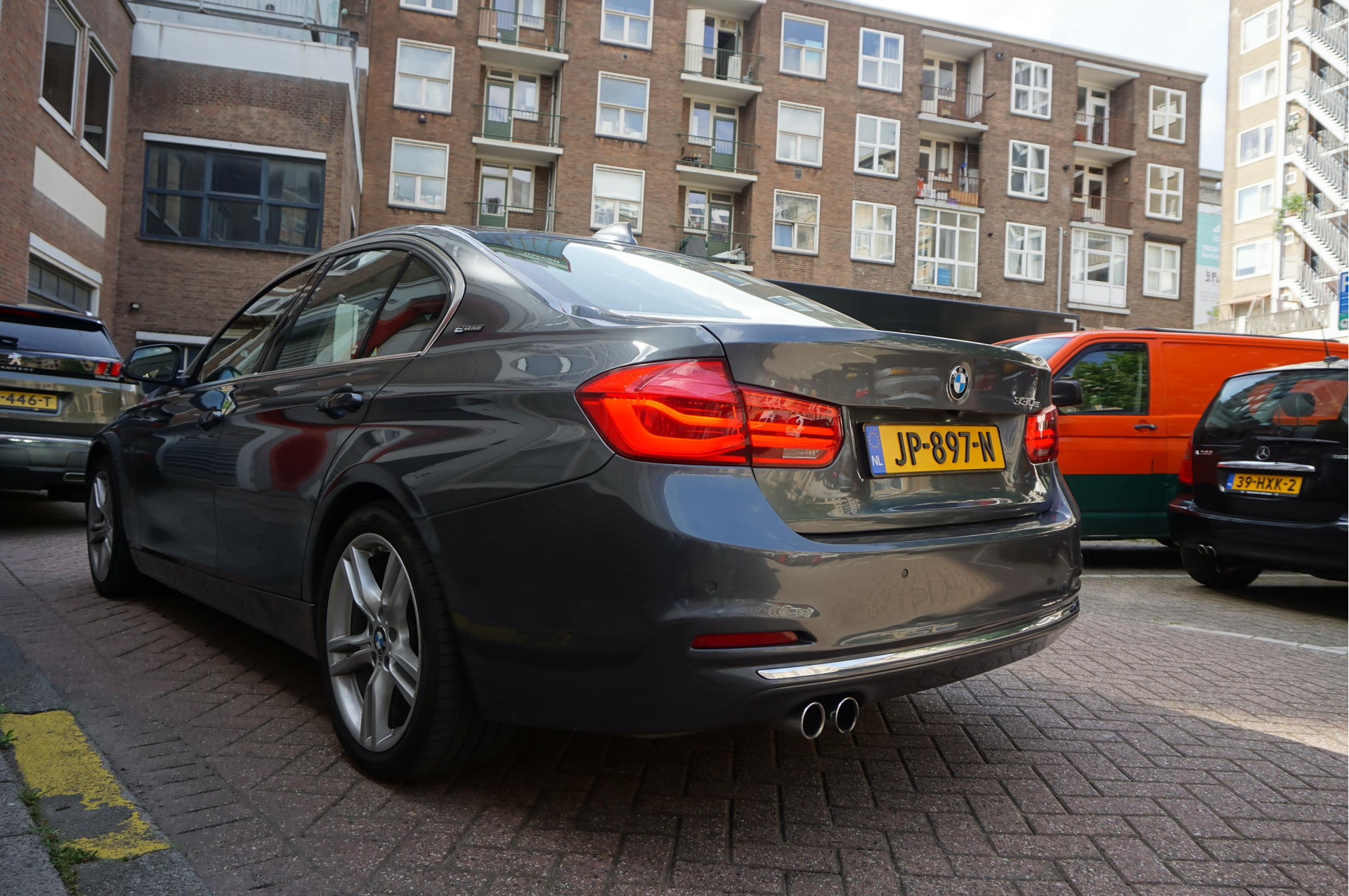 Foto van BMW 330e