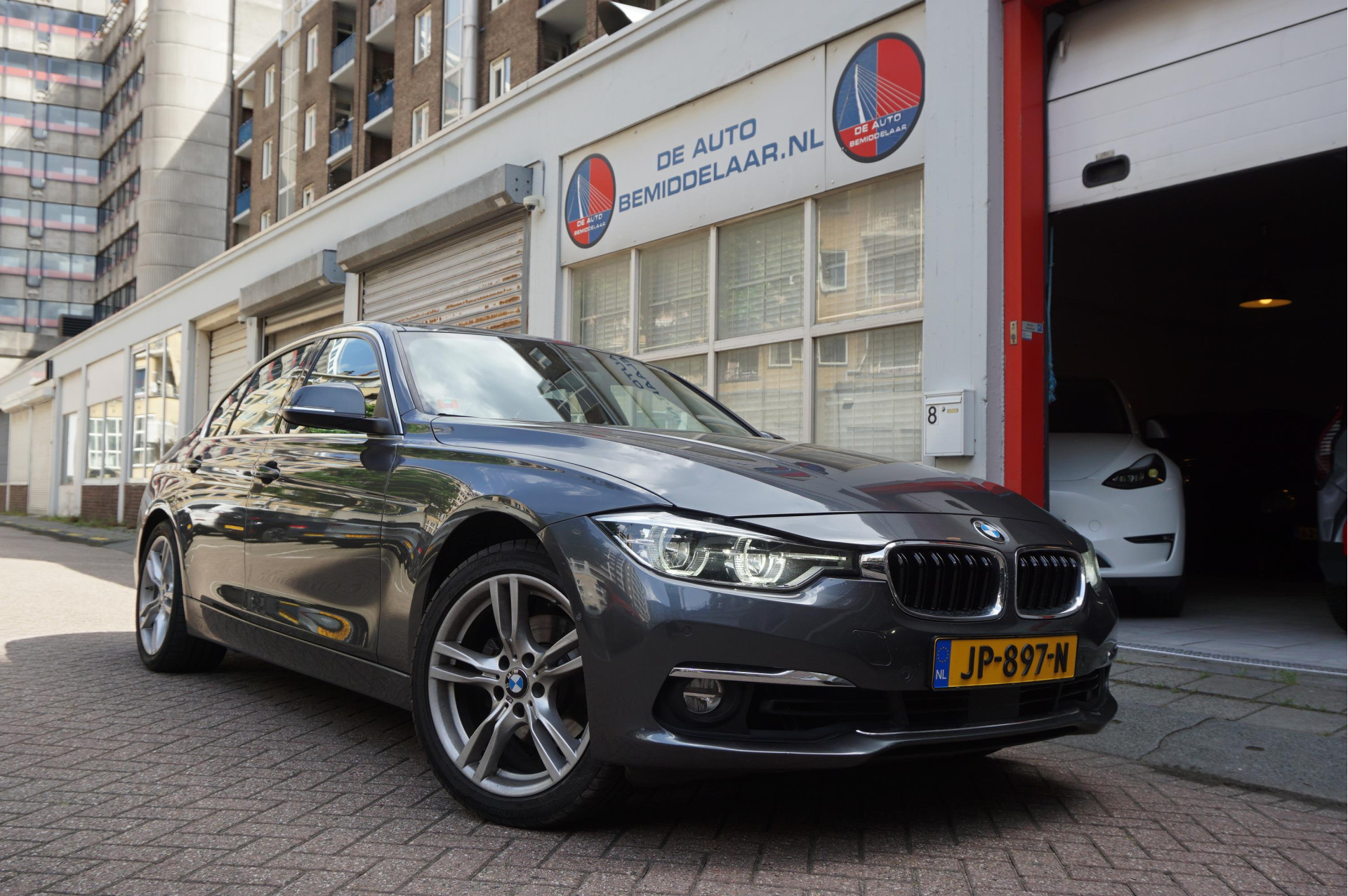 BMW 330e 330e High Executive Innovation Aut8 | Adaptive | HUD | Harman Kardon | 2016 - voorkant