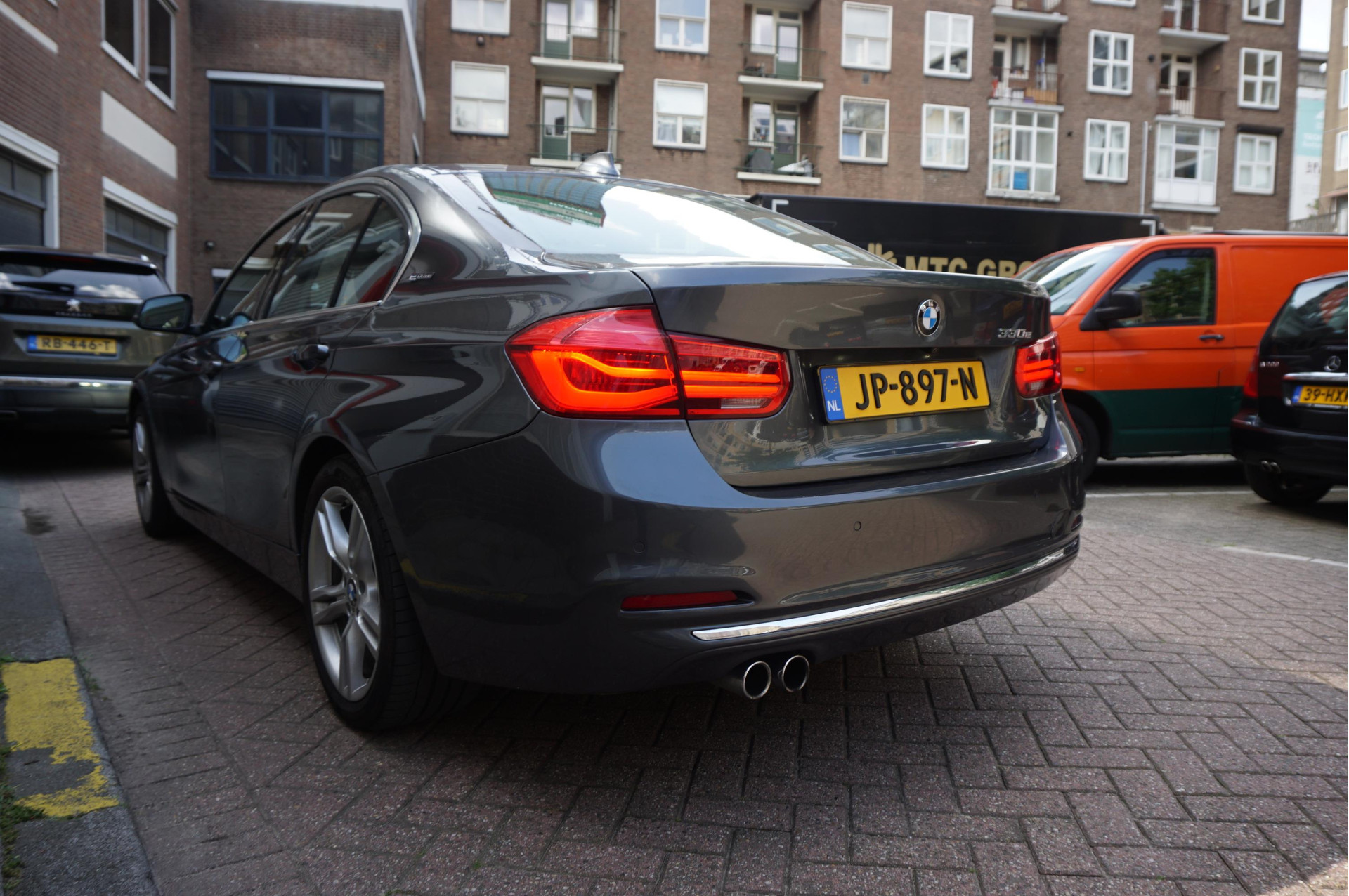 Foto van BMW 330e