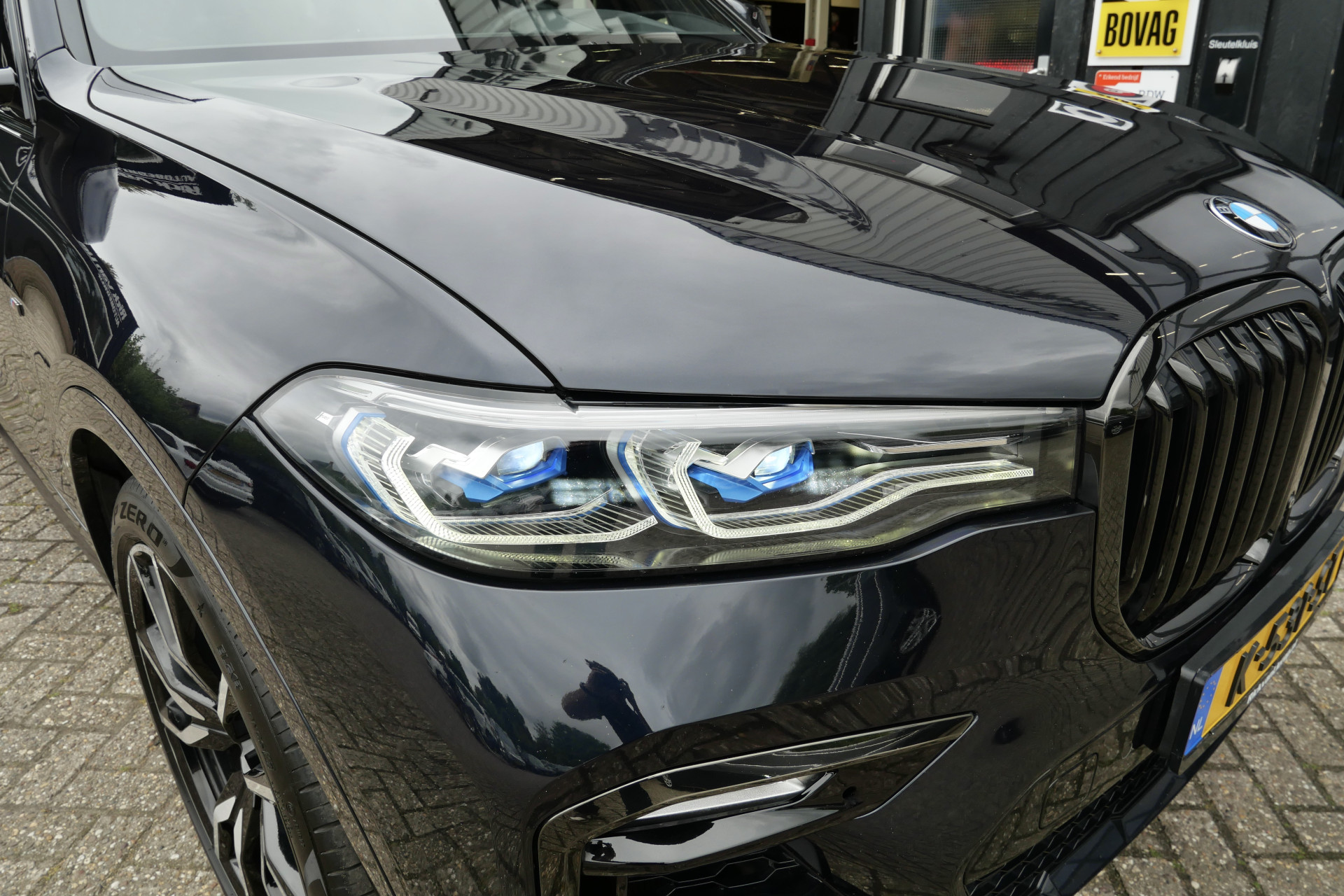Foto van BMW X7 M50d