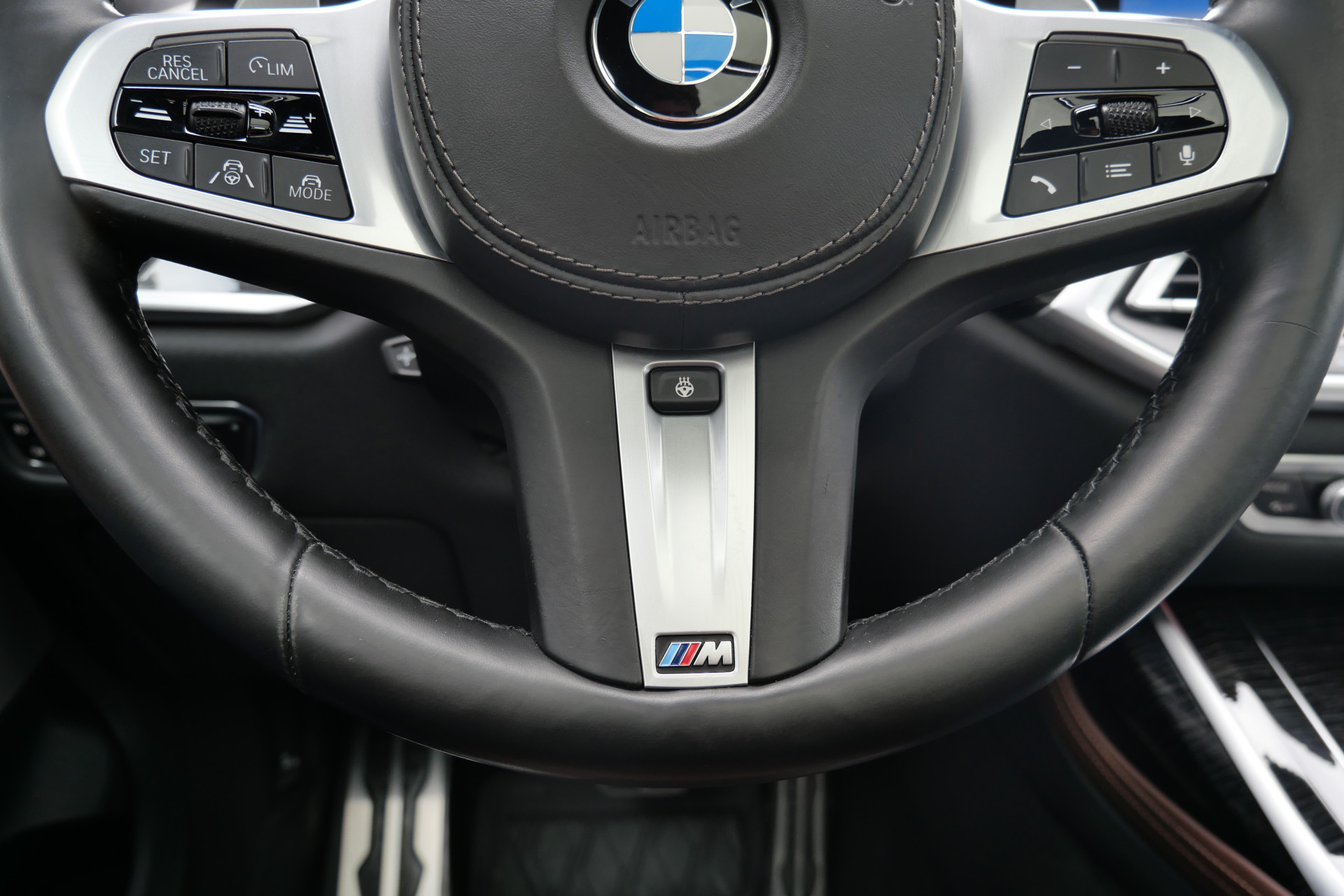 Foto van BMW X7 M50d