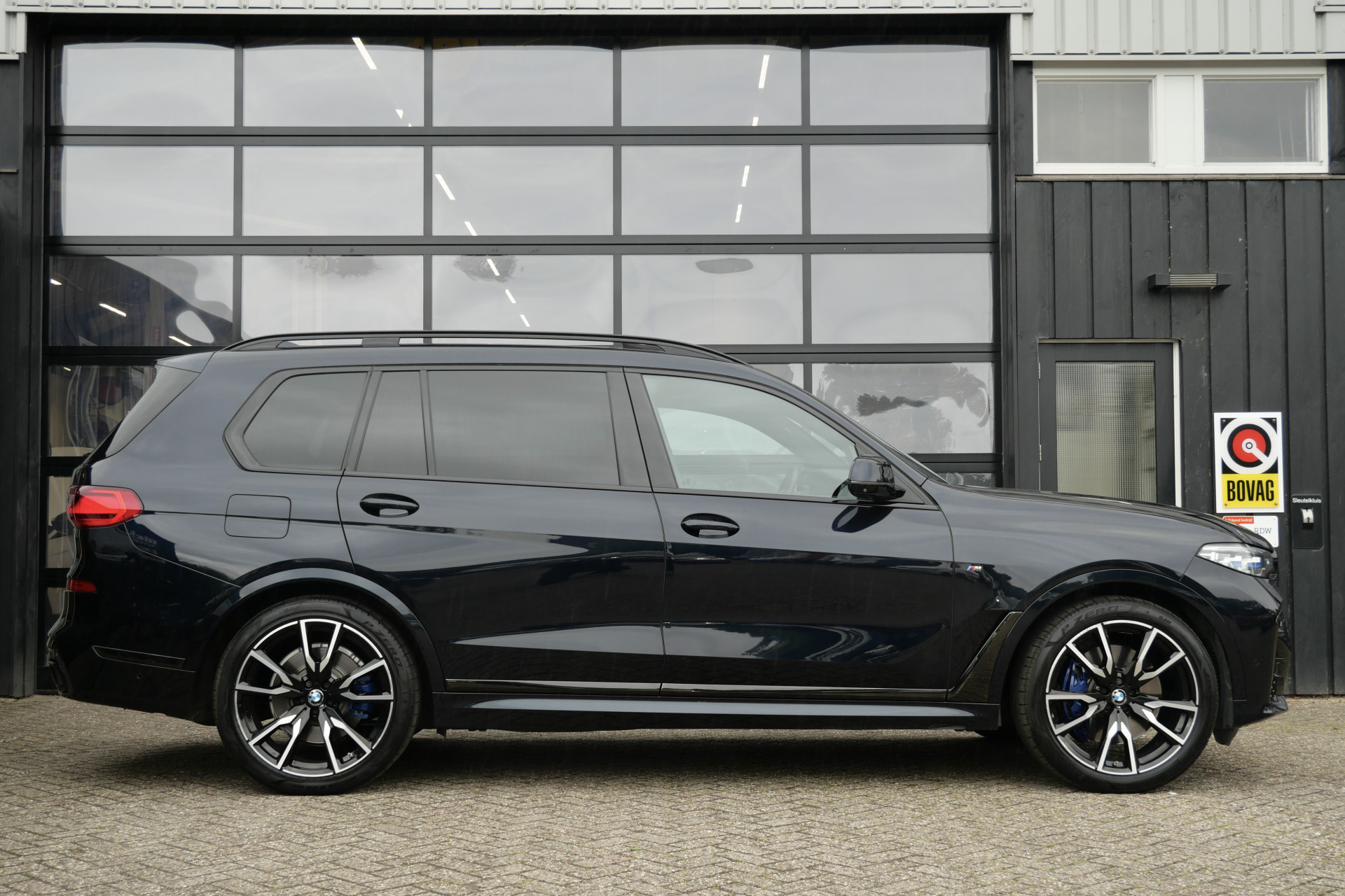 Foto van BMW X7 M50d