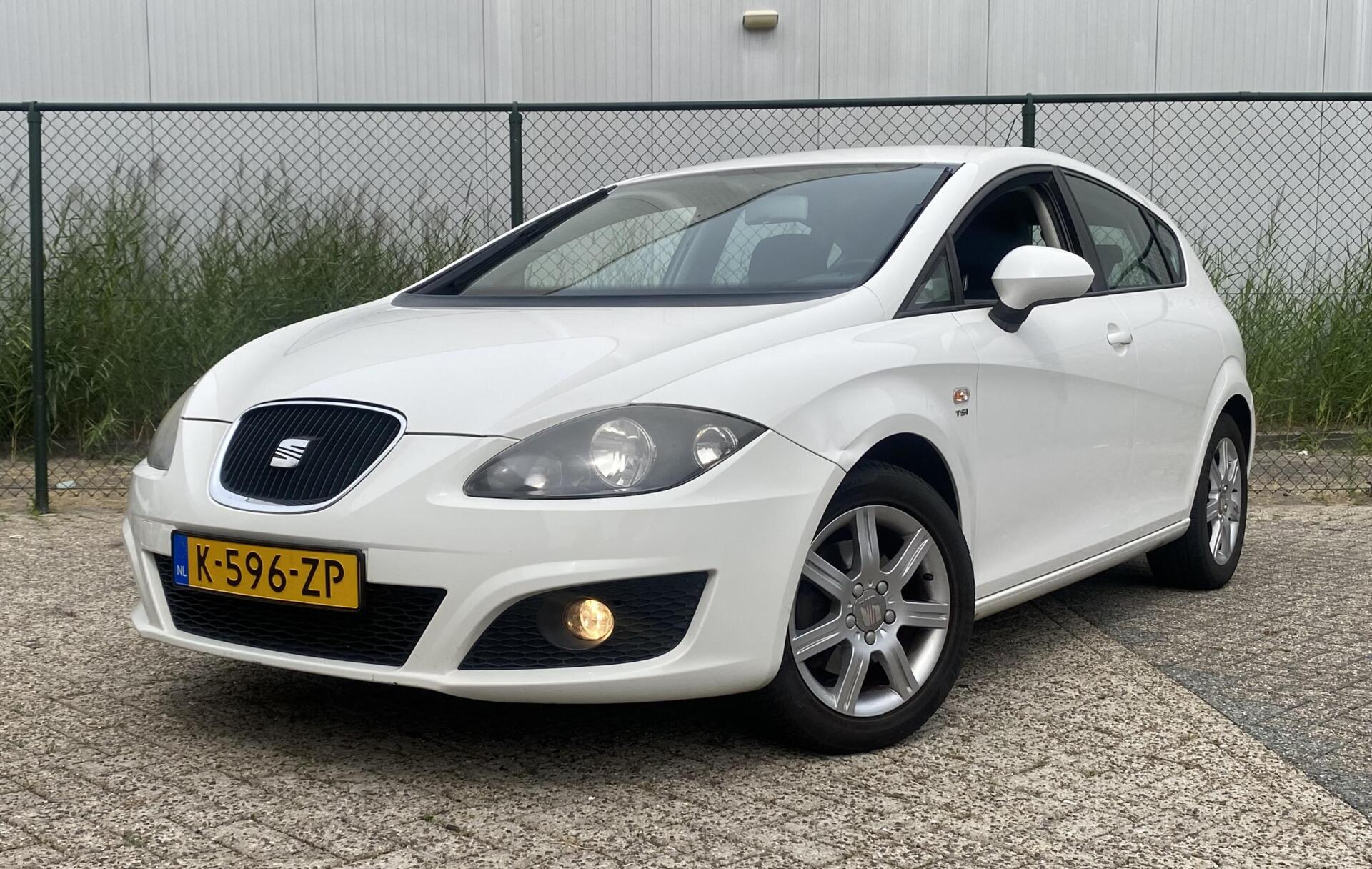 Seat Leon 1.4 TSI Active Style | Navigatie | Trekhaak | APK = 14-4-2027 | 2009 - voorkant