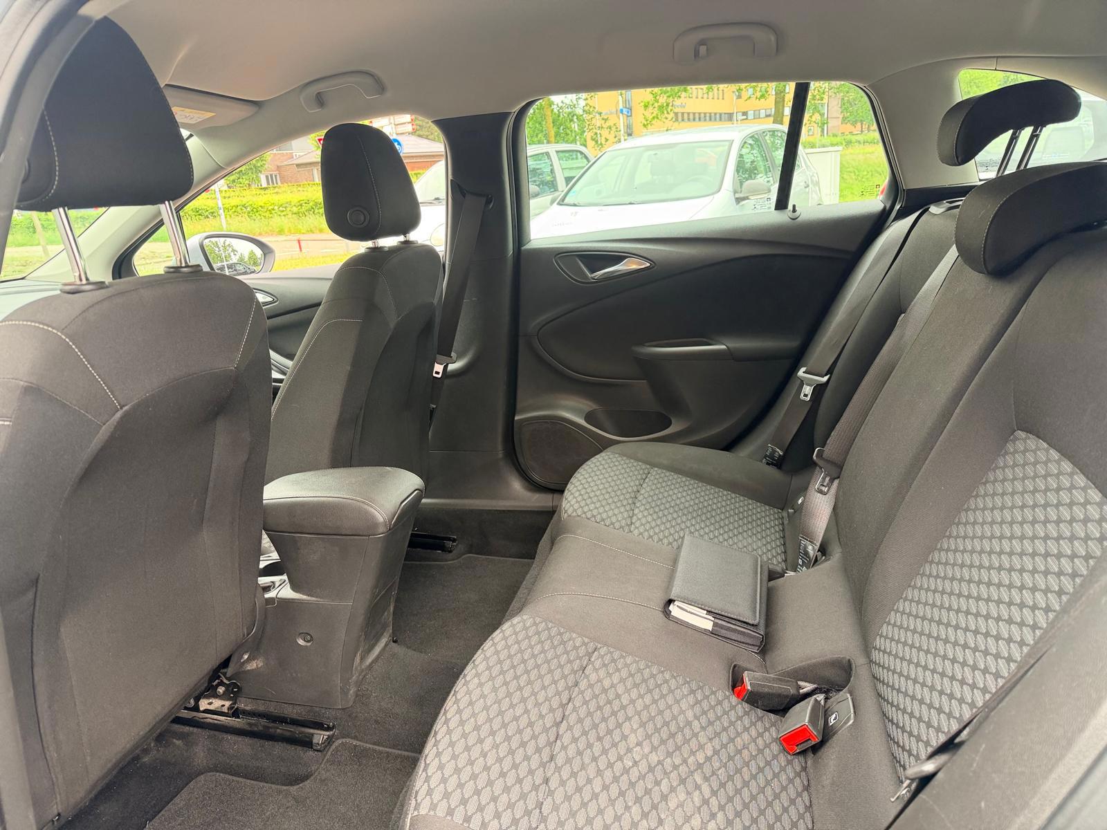 Foto van Opel Astra Sports Tourer