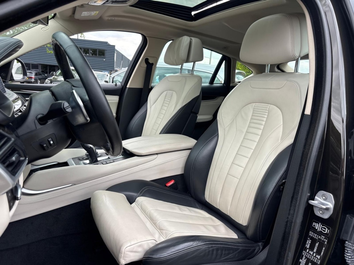 Foto van BMW X6 Xdrive50i