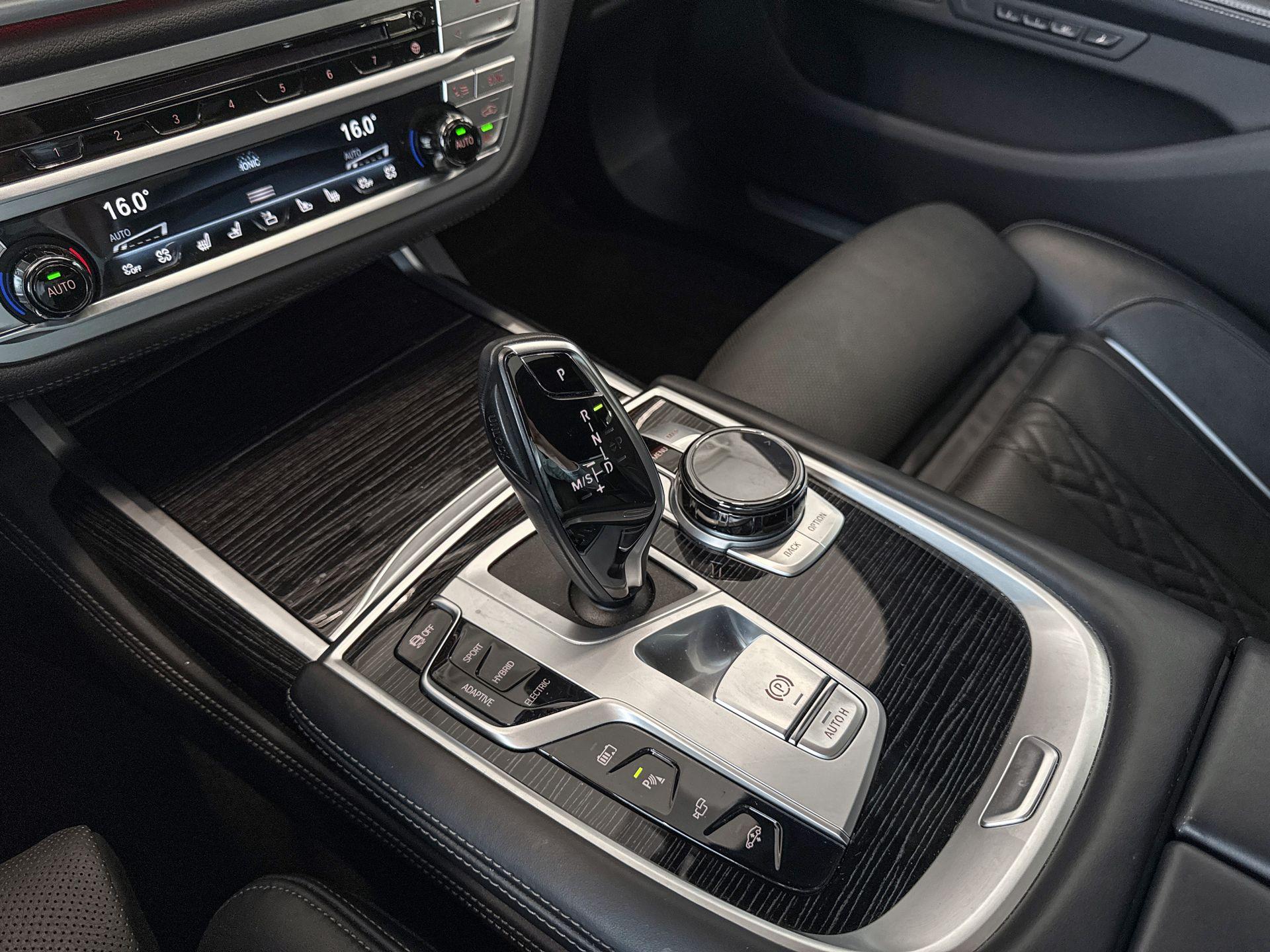 Foto van BMW 745le