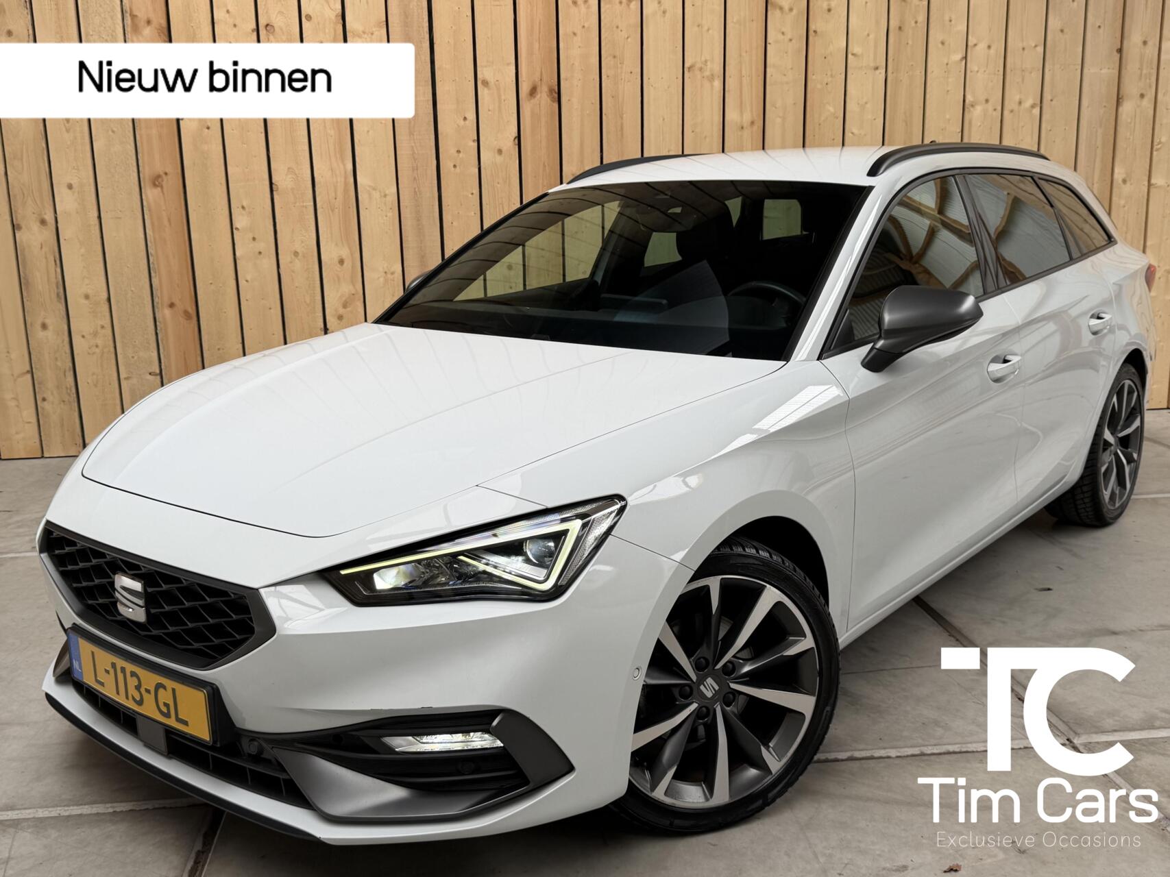 Seat Seat Leon SP 1.5 TSI FR Business Intense Trekhaak uitklapbaar | Adaptieve cruise control | Apple CarPlay/Android Auto | LED verlichting | Navigatiesysteem | Rijkstrooksensor | Lichtmetalen velgen | Parkeersensoren voor en achter 2021 - voorkant