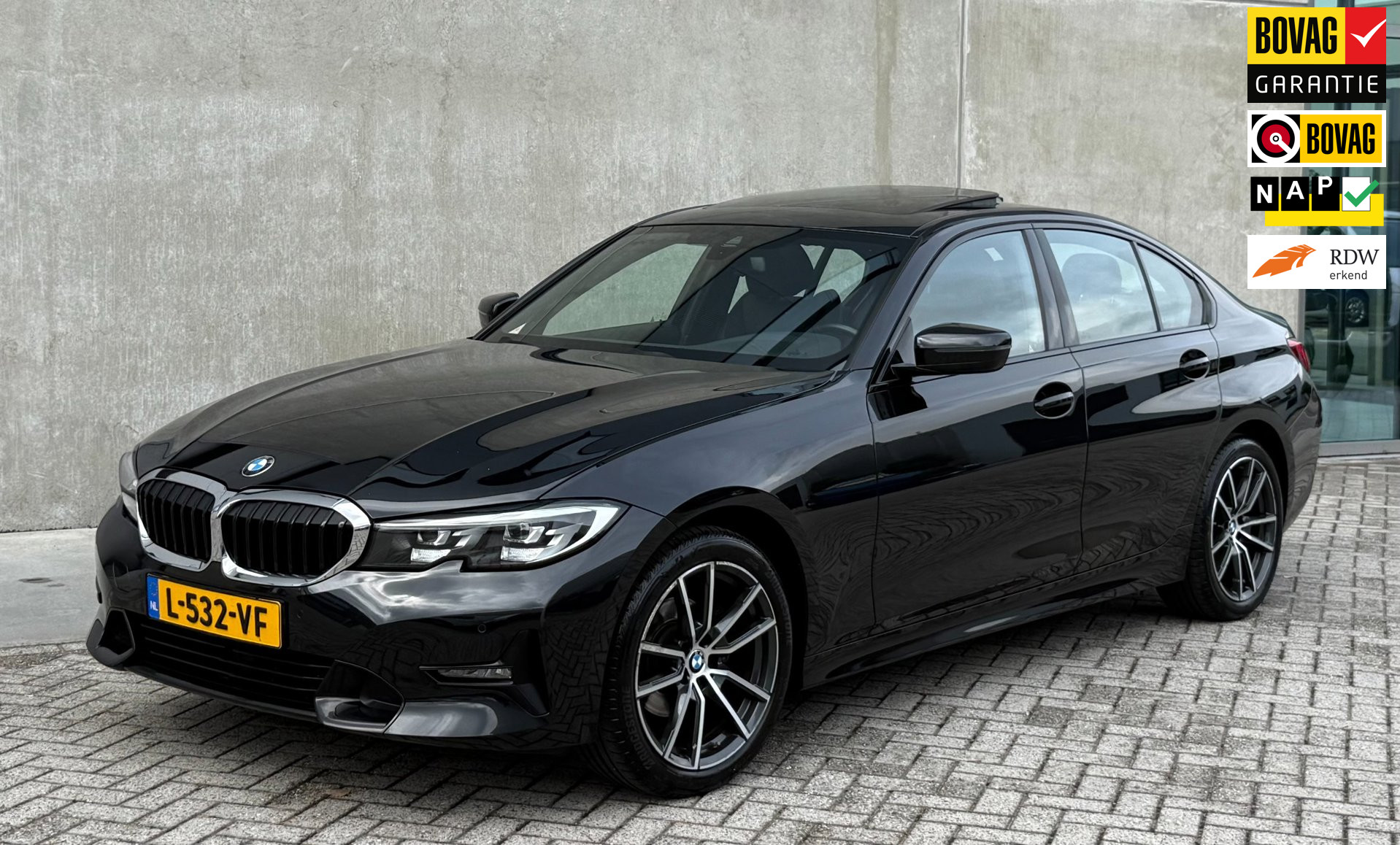 BMW 318i 318i Executive Edition 2021 Zwart NAP|PANO|LED 2021 - voorkant