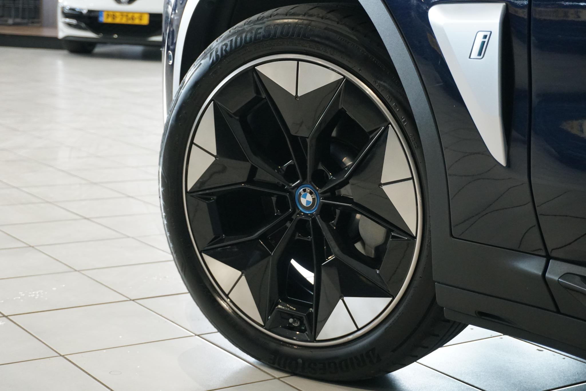 Foto van BMW Ix3