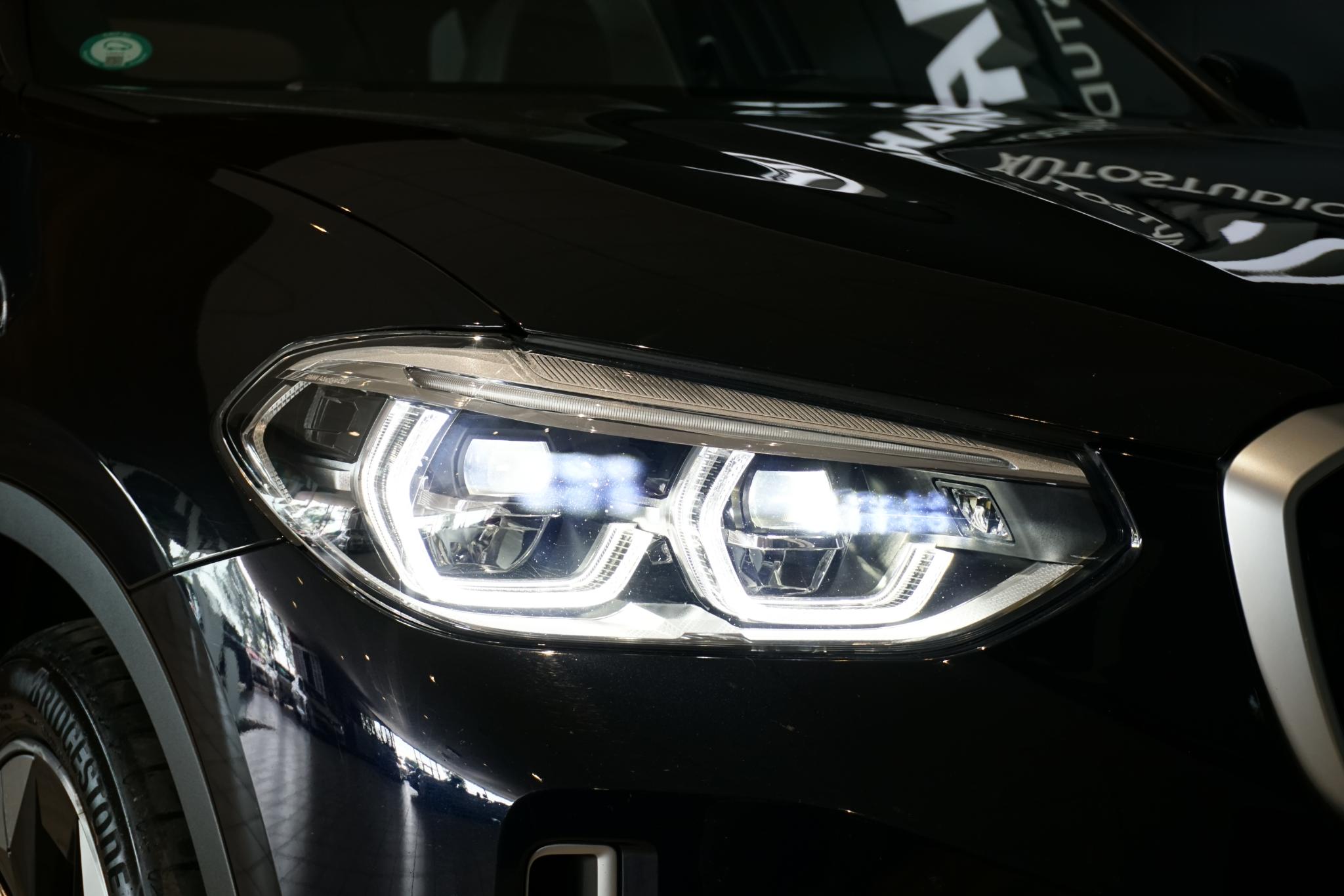 Foto van BMW Ix3