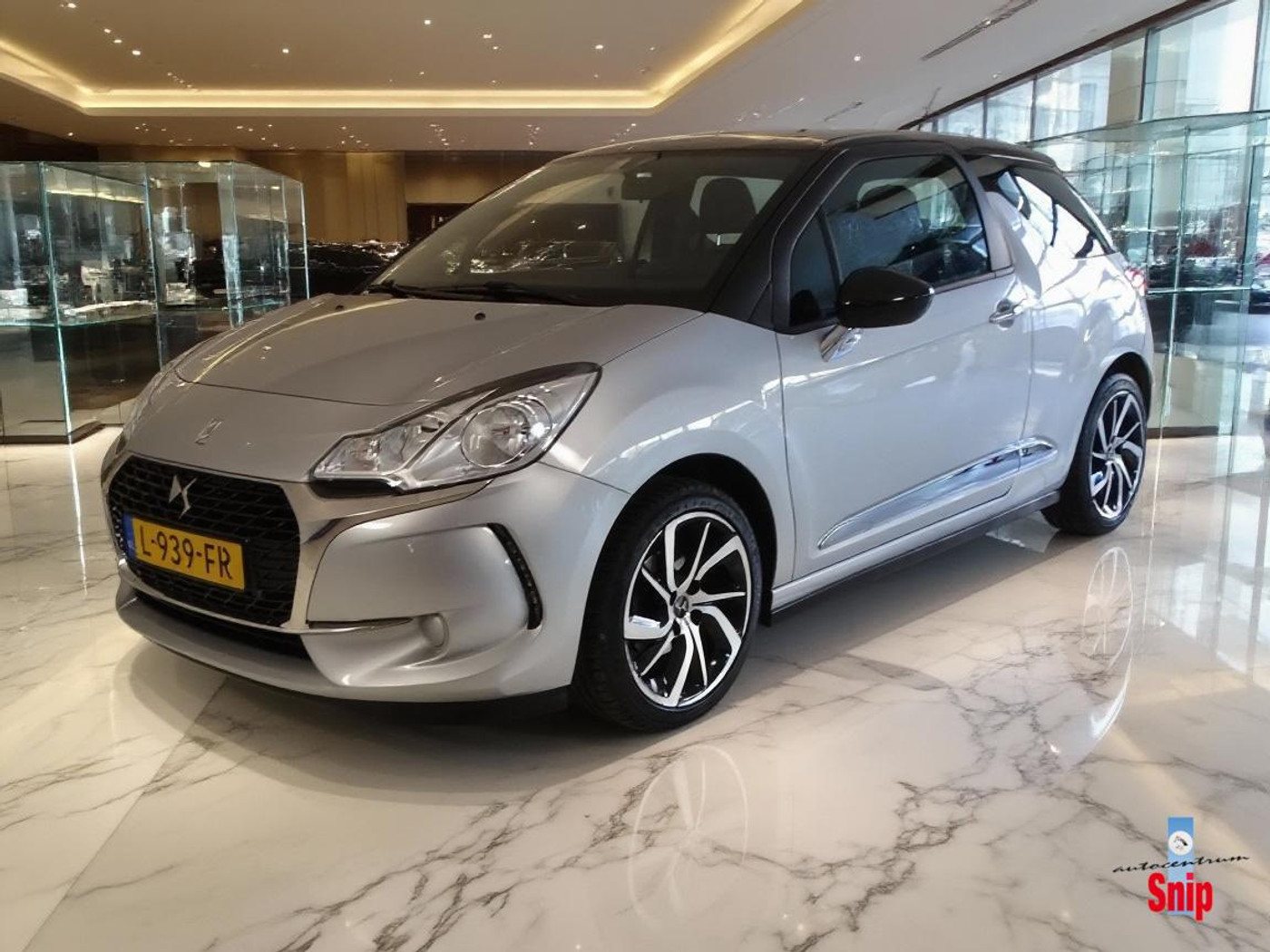 DS 3 1.2 PureTech So Chic 2016 - voorkant