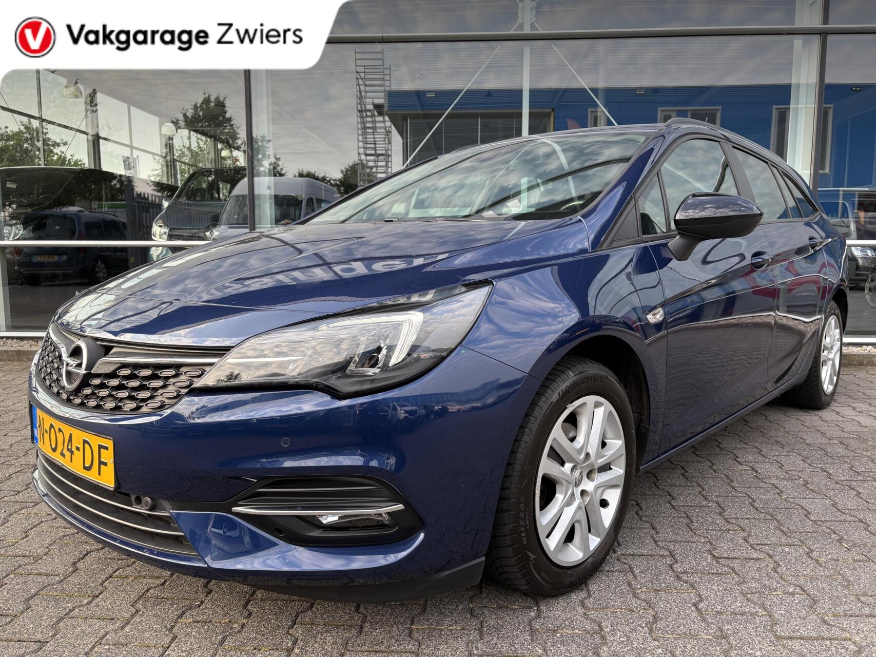Opel Astra 1.2 Business Edition 2021 - voorkant