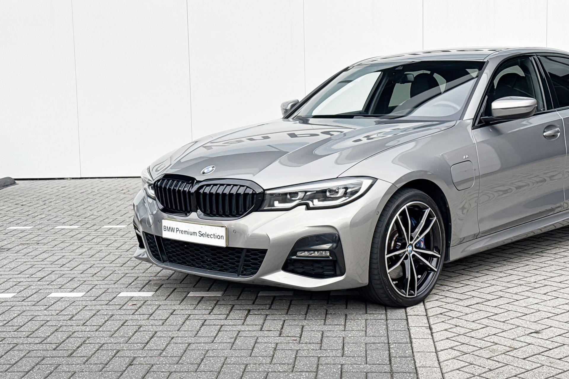 Foto van BMW 330e
