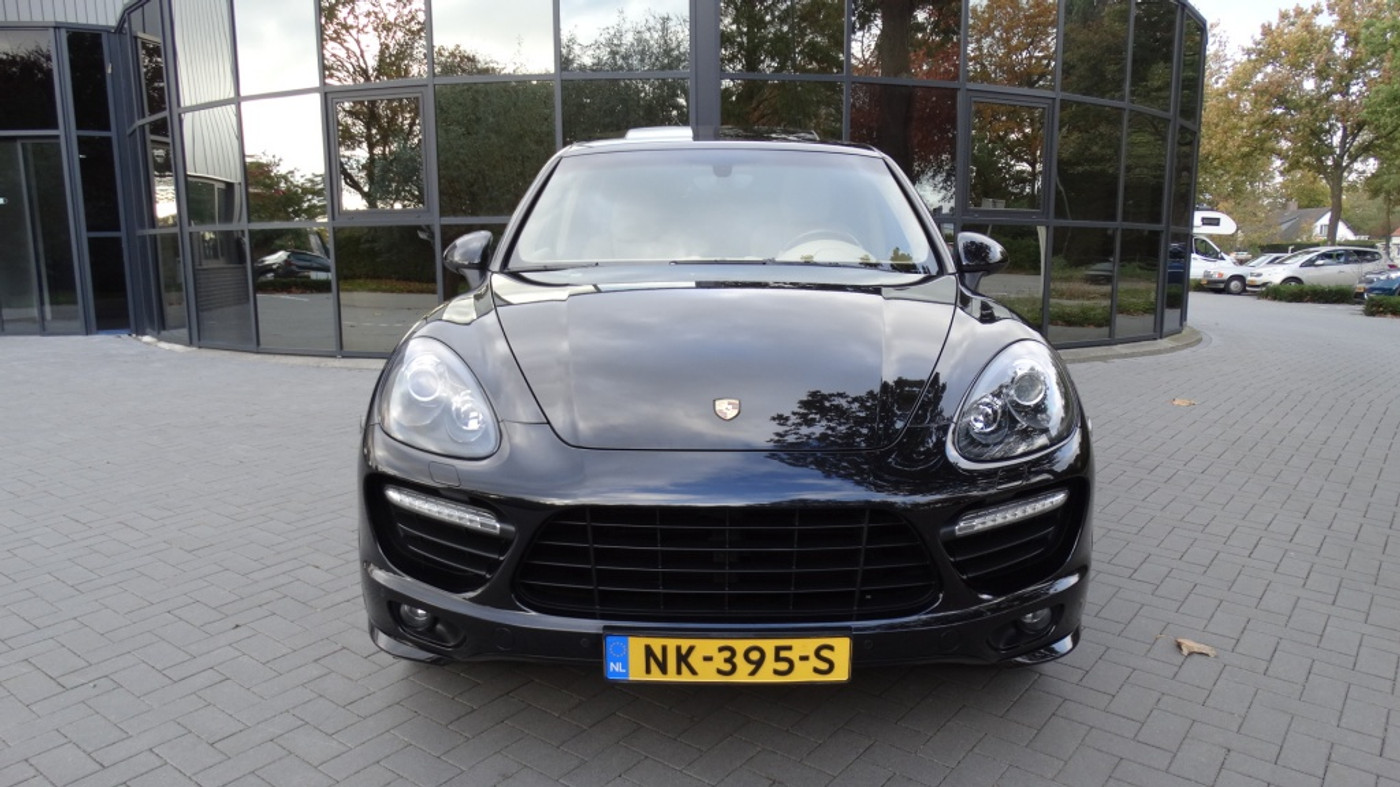 Foto van Porsche Cayenne GTS