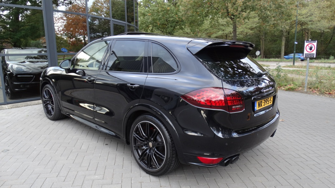 Foto van Porsche Cayenne GTS