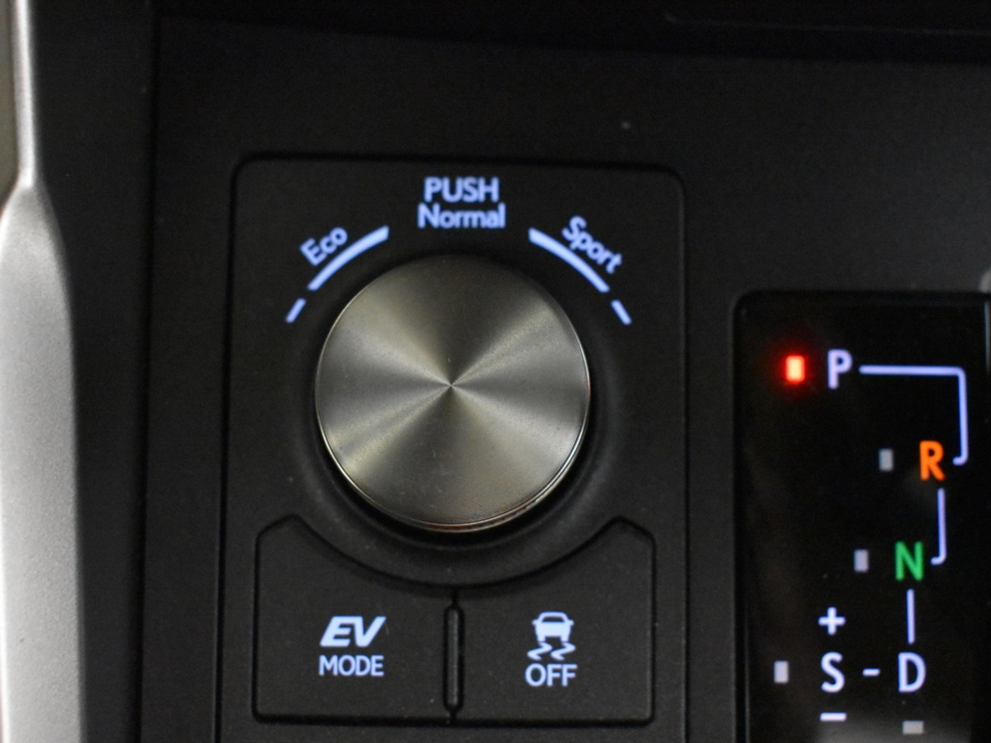Foto van Lexus Lexus Nx300h