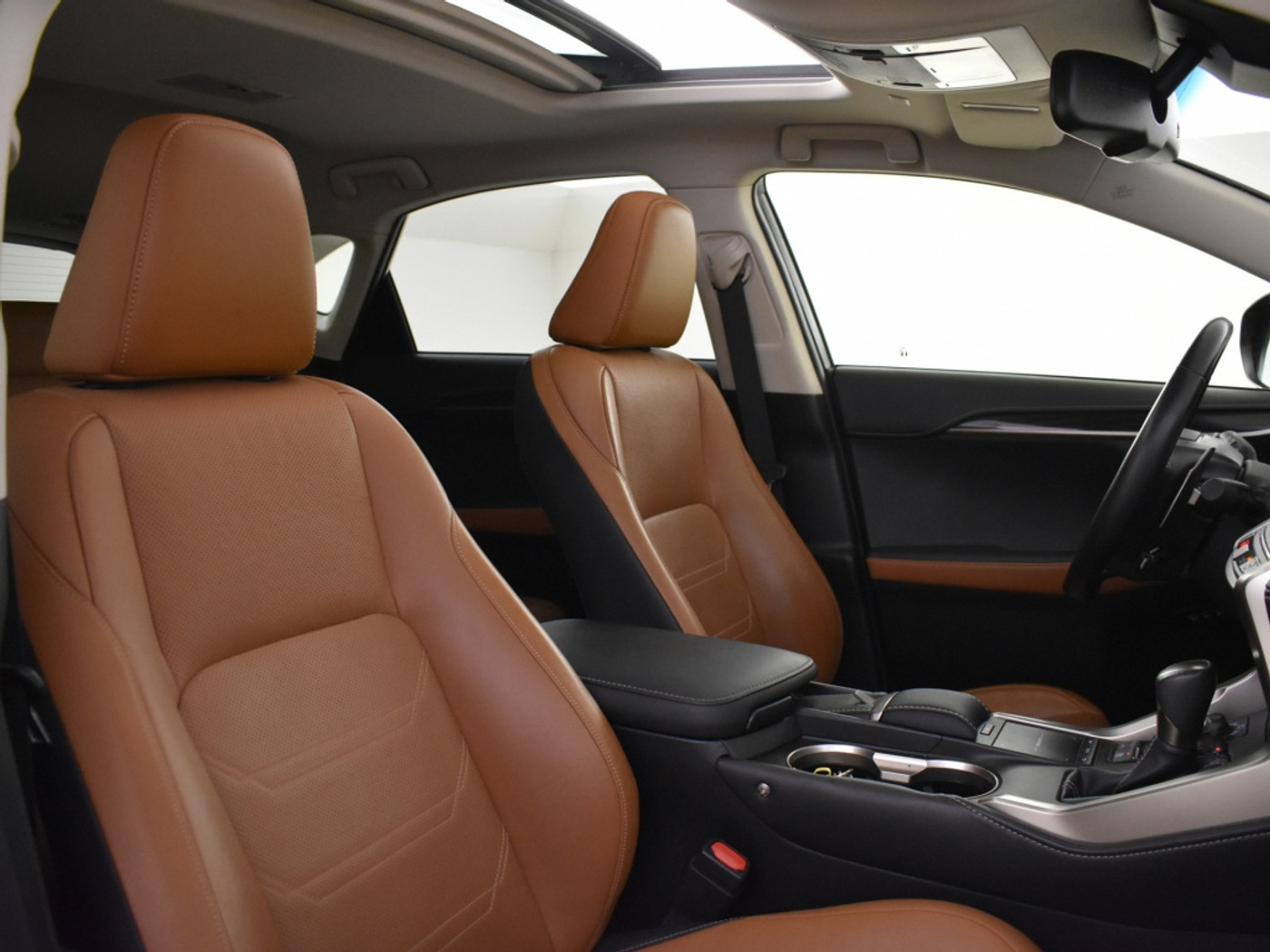 Foto van Lexus Lexus Nx300h