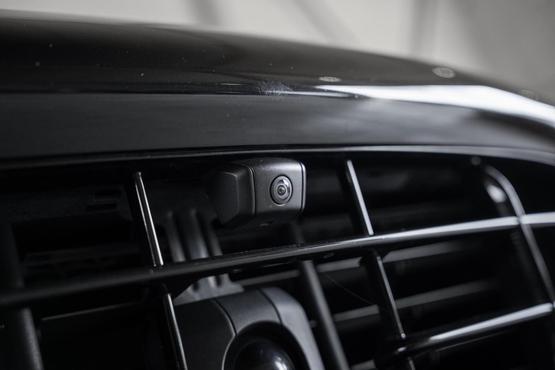 Foto van Porsche Cayenne E-hybrid