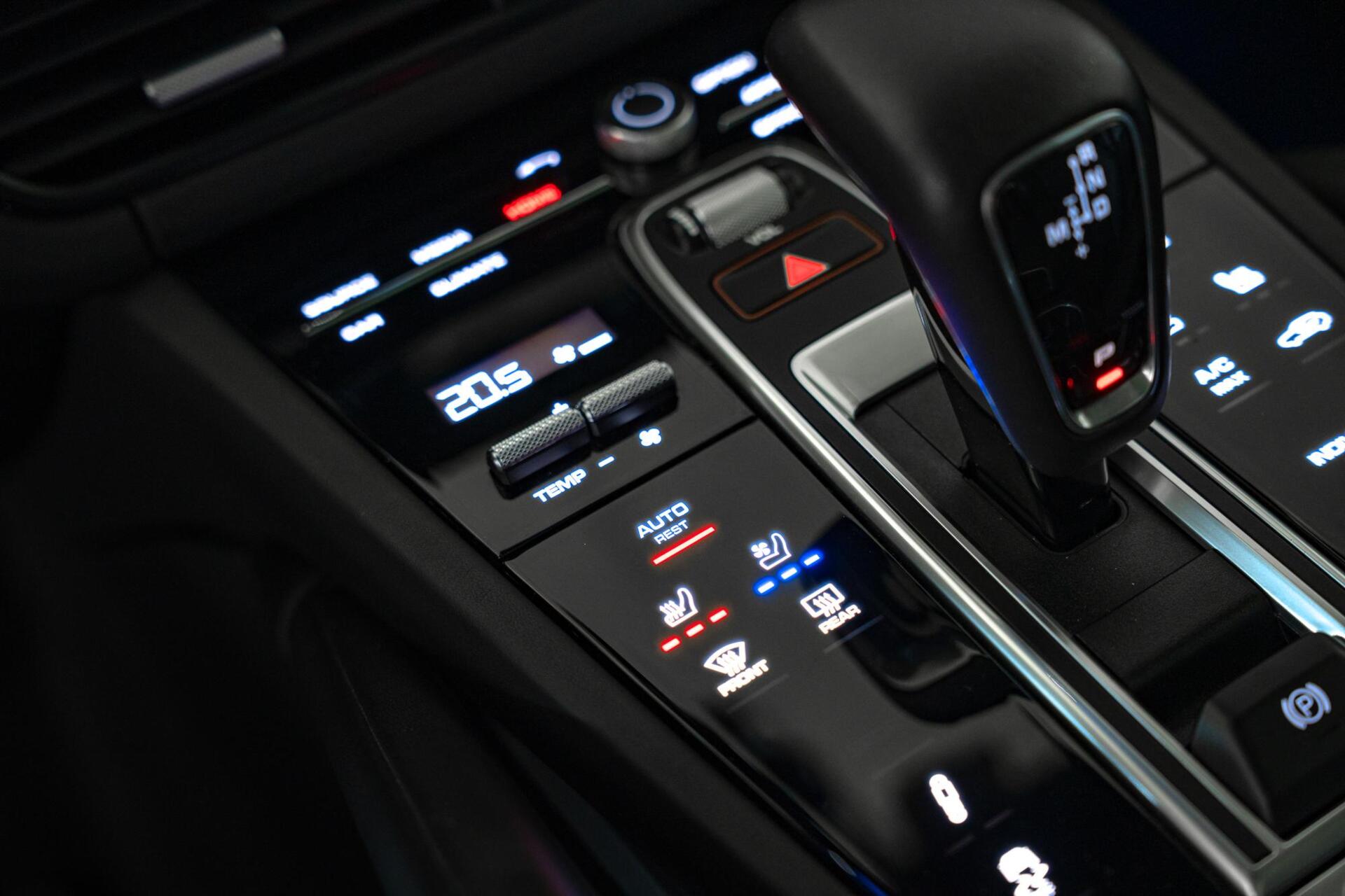 Foto van Porsche Cayenne E-hybrid