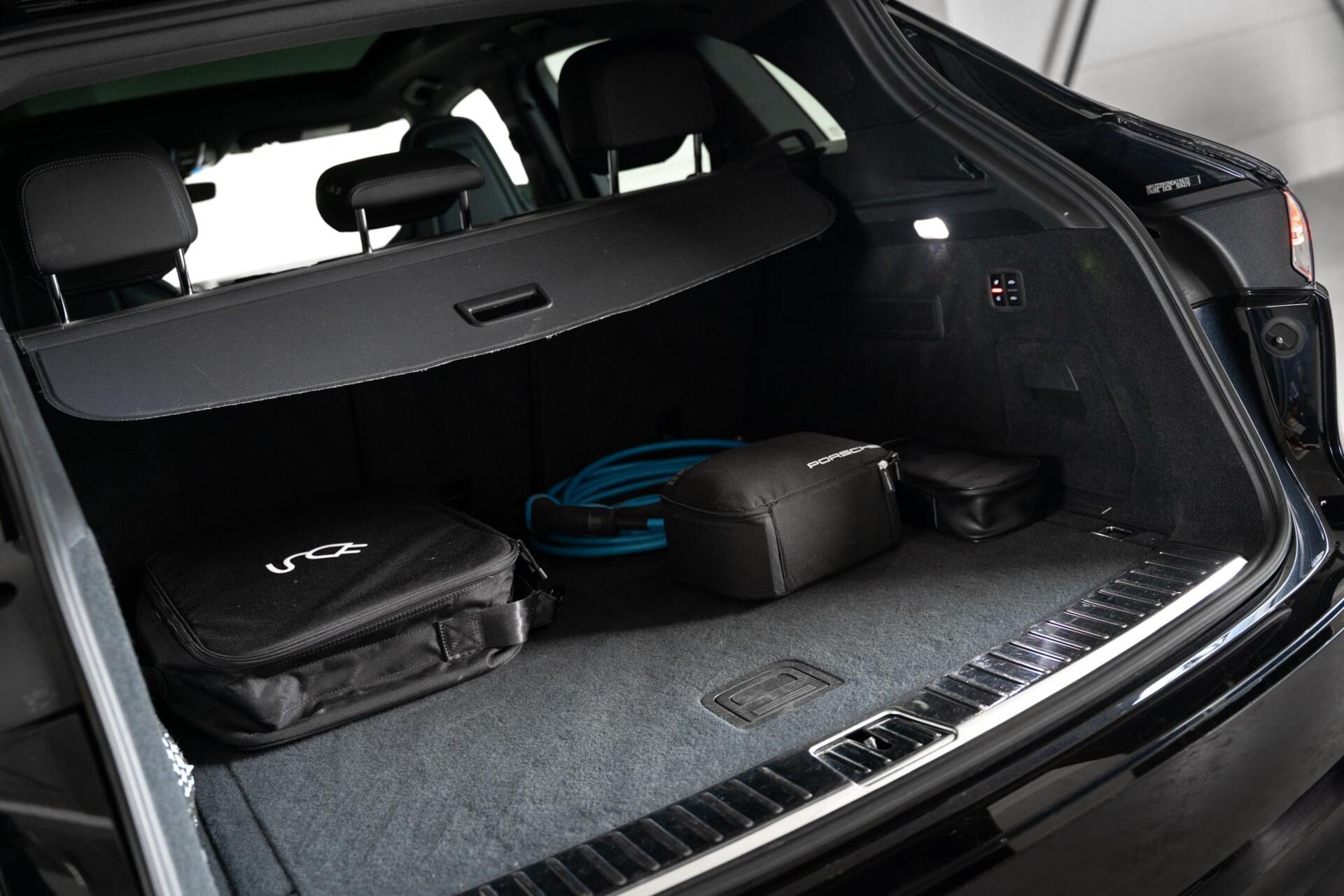 Foto van Porsche Cayenne E-hybrid