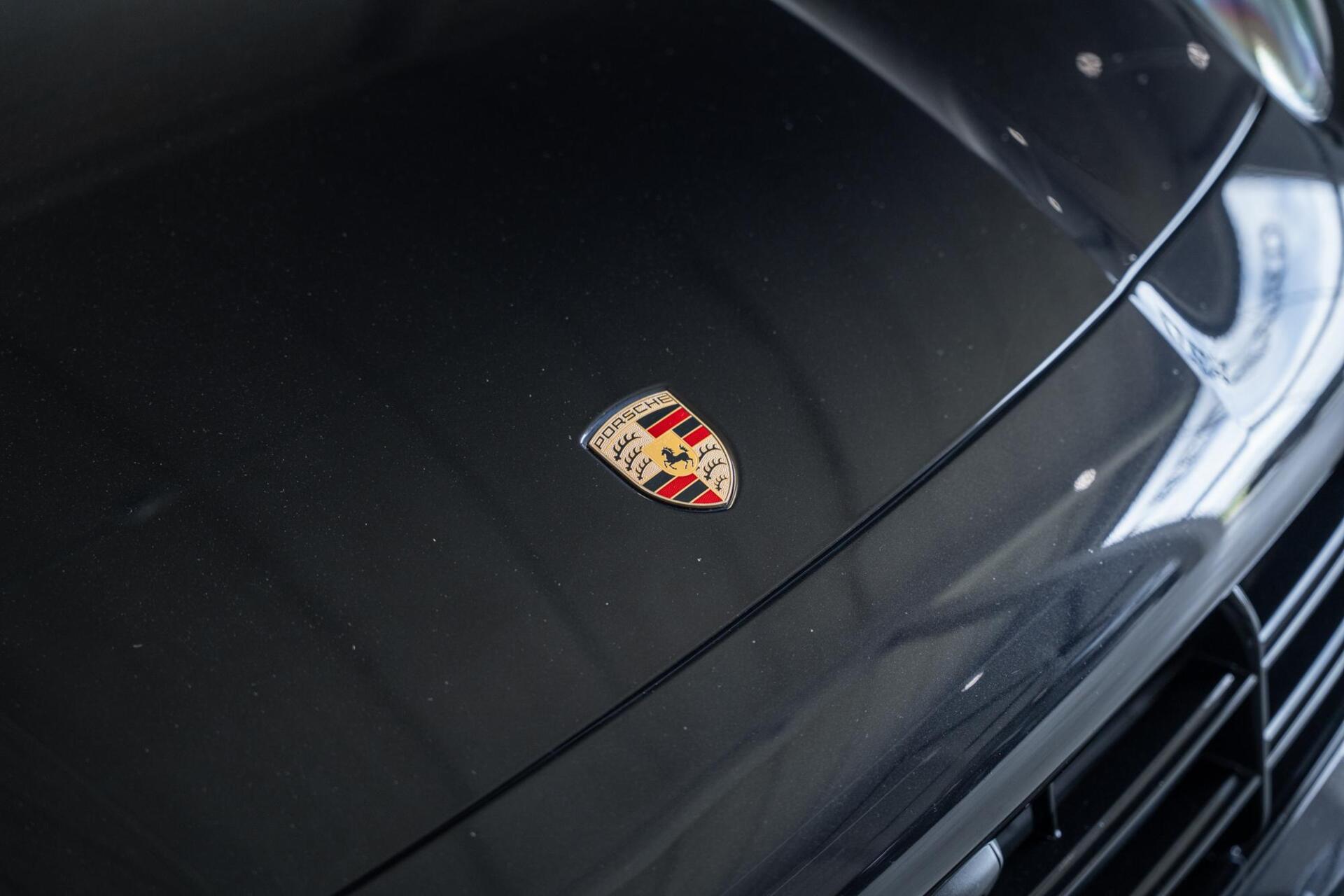 Foto van Porsche Cayenne E-hybrid