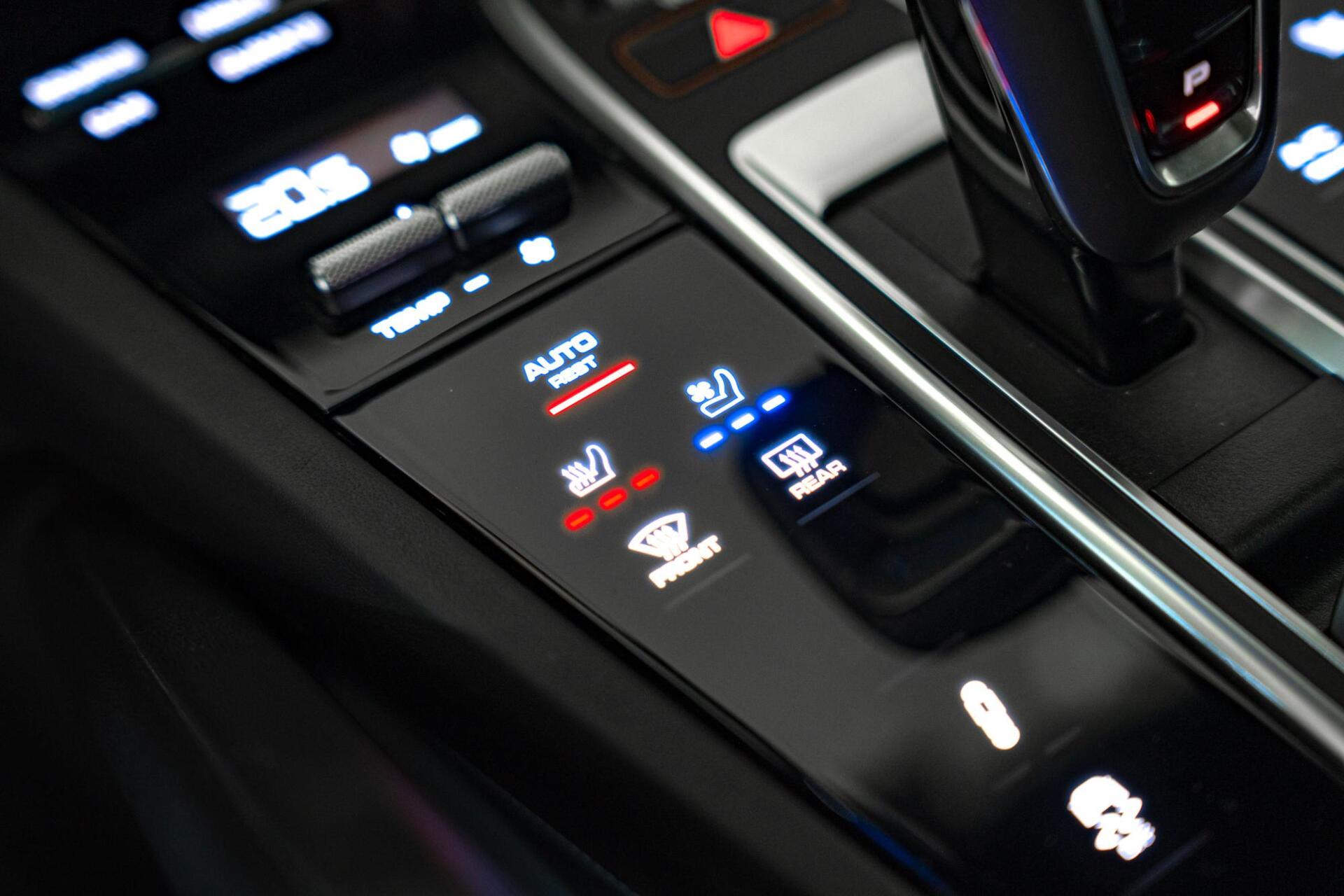Foto van Porsche Cayenne E-hybrid
