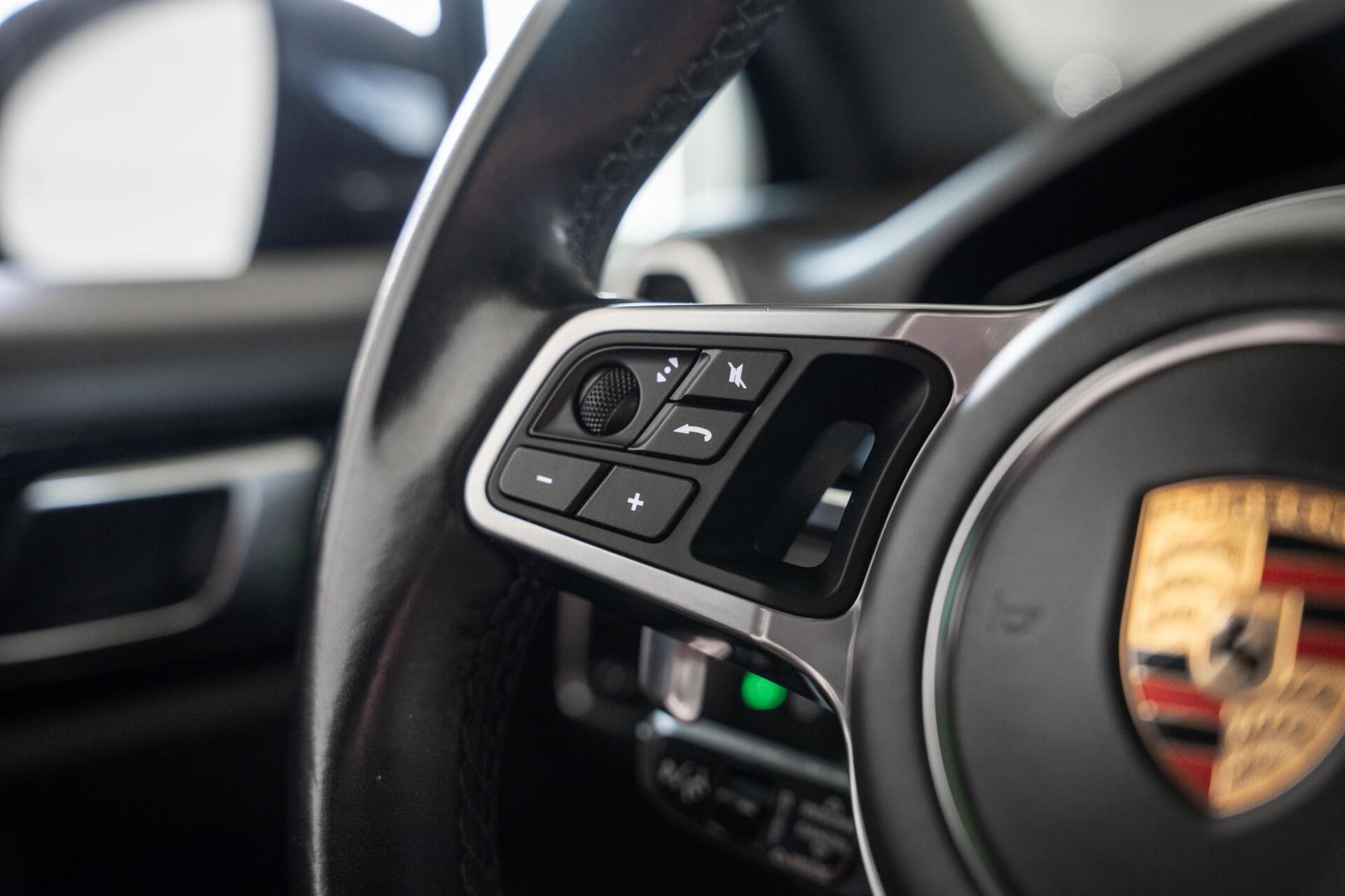 Foto van Porsche Cayenne E-hybrid