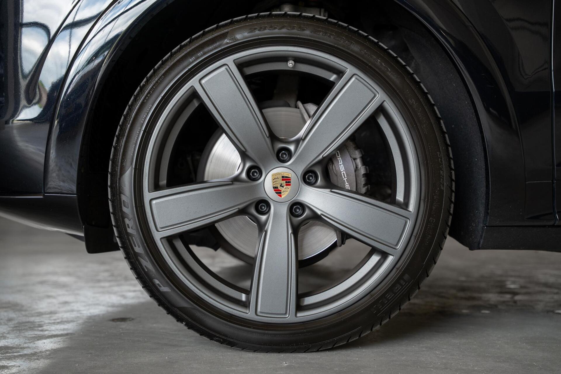 Foto van Porsche Cayenne E-hybrid