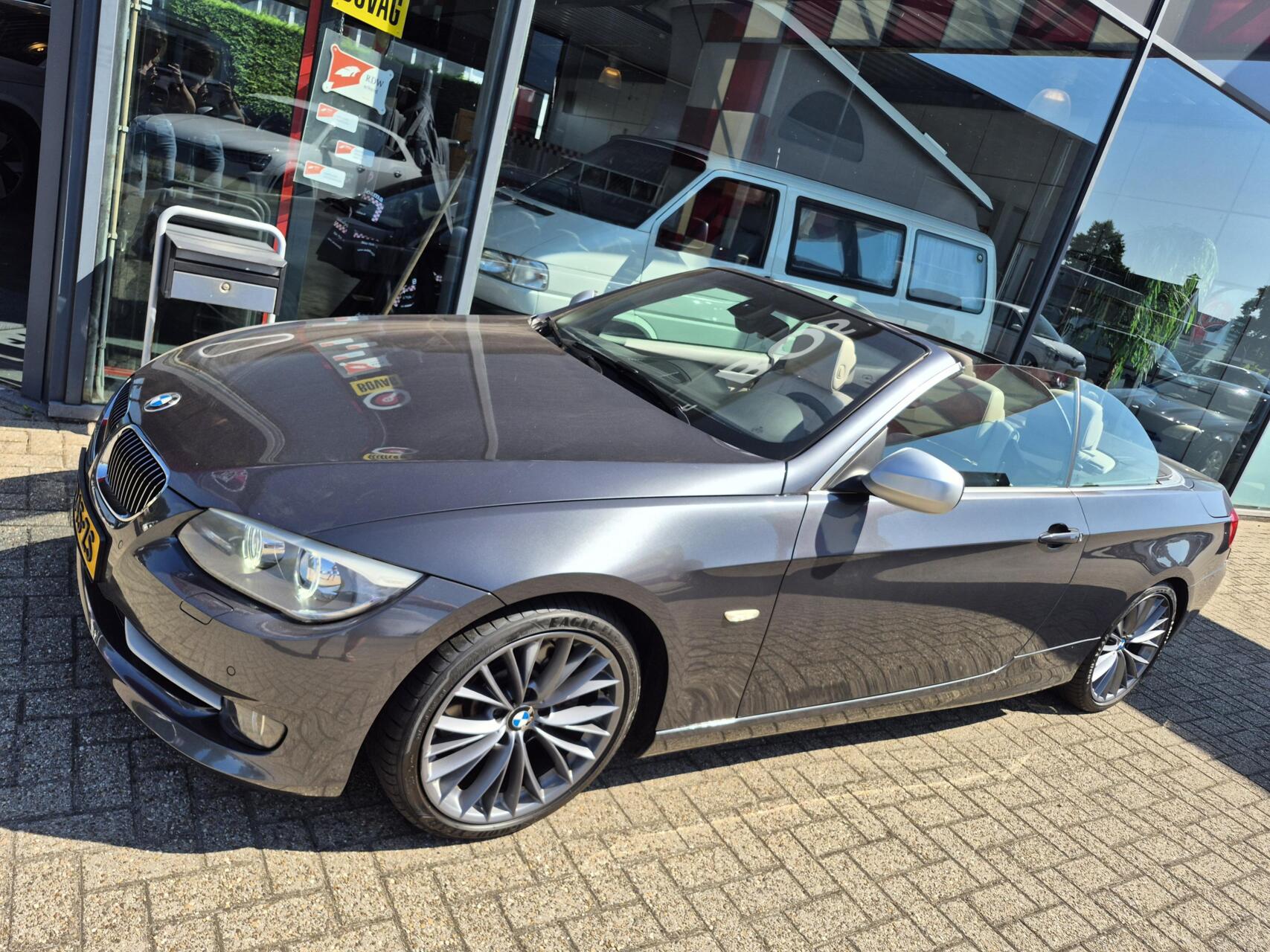 Foto van BMW 325i