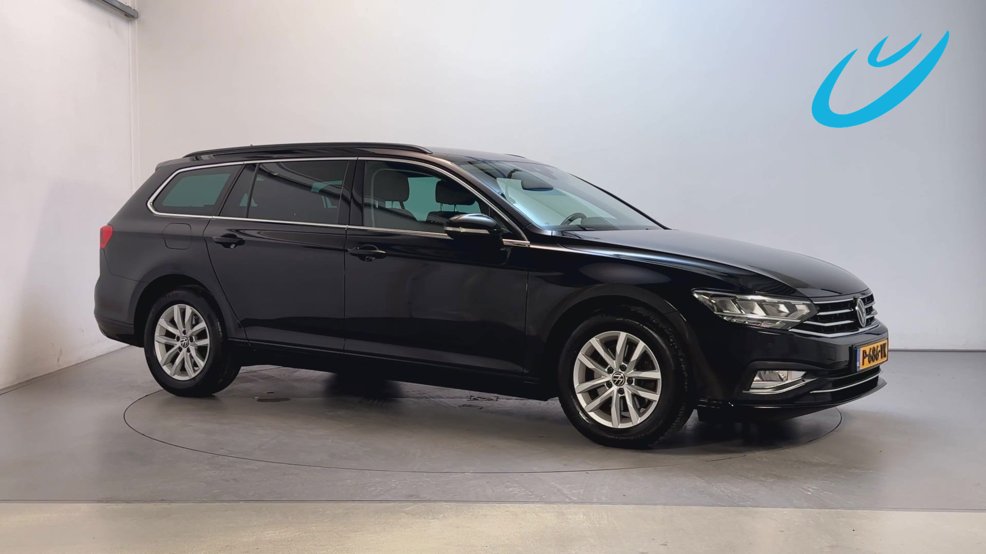 Volkswagen Passat 1.5 TSI 150pk DSG Business Trekhaak Navigatie App-Connect DAB+ 2021 - voorkant