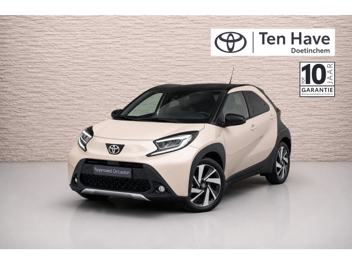 Toyota Toyota Aygo X 1.0 VVT-i S-CVT Envy Automaat | Cabrio dak | Apple Carplay / Android auto | 18” lichtmetalen velgen ‘design envy’ | 9” multimediasysteem met Toyota Smart Connect incl. Cloud navigatie | Apple Carplay 2022 - voorkant