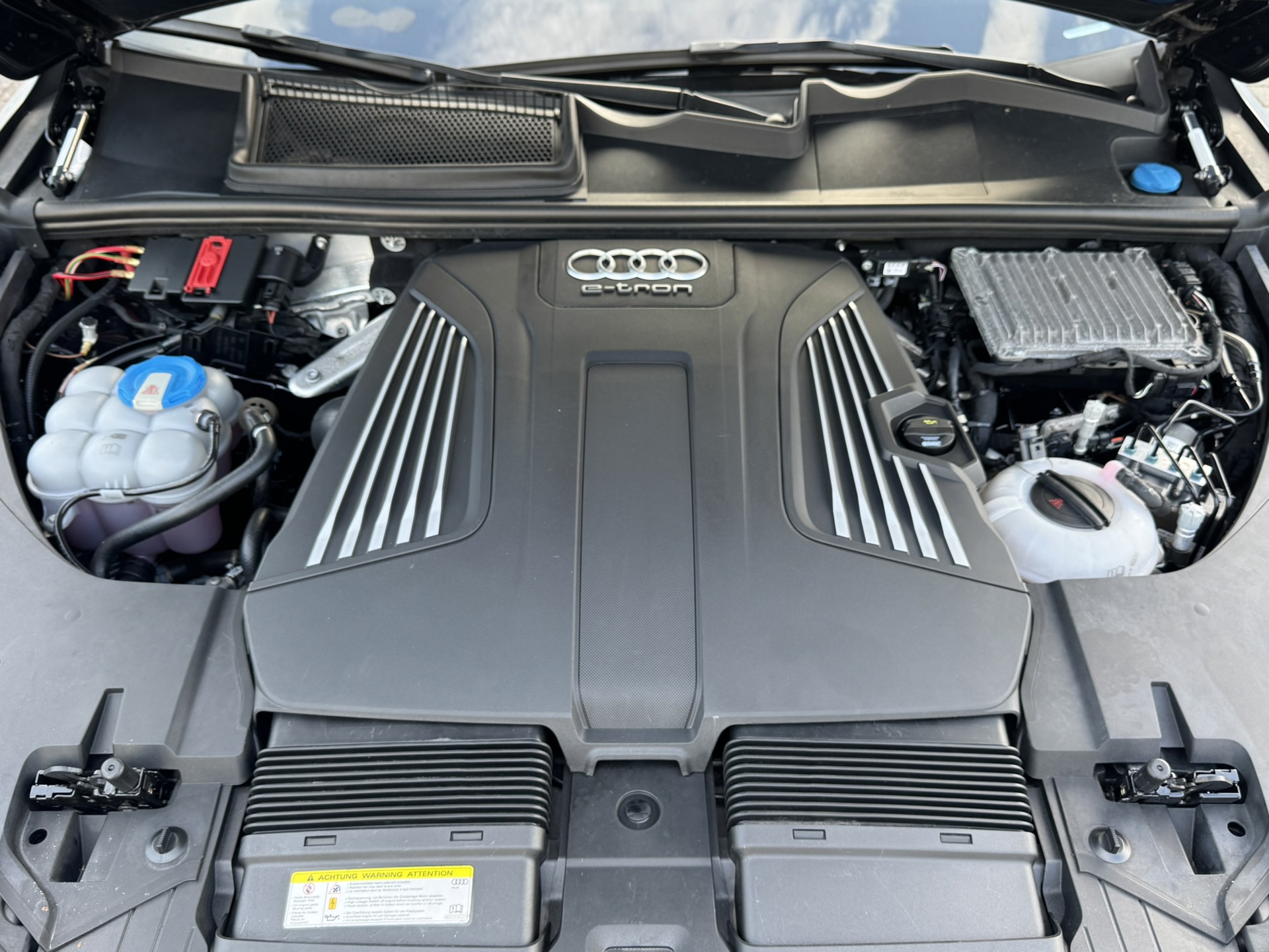 Foto van Audi Q7 E-tron