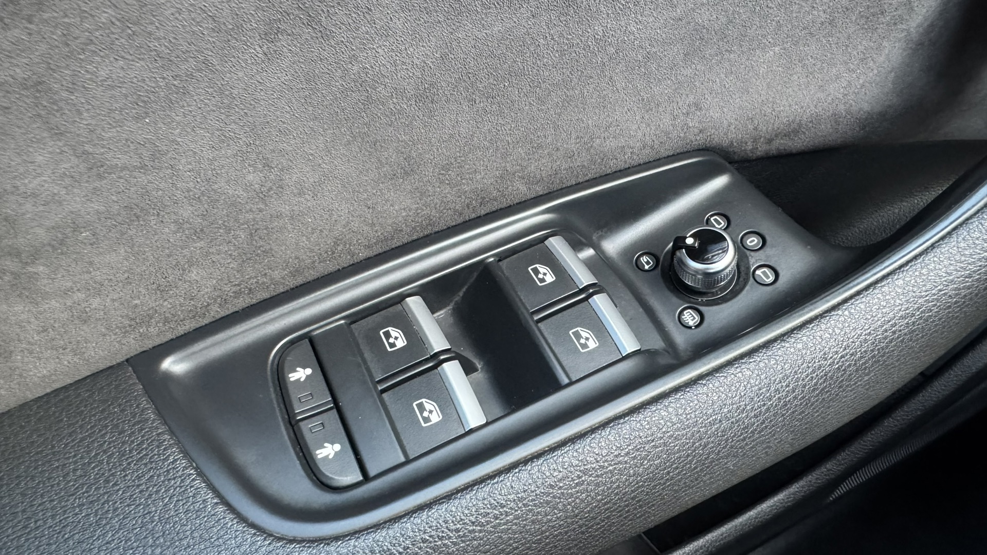 Foto van Audi Q7 E-tron