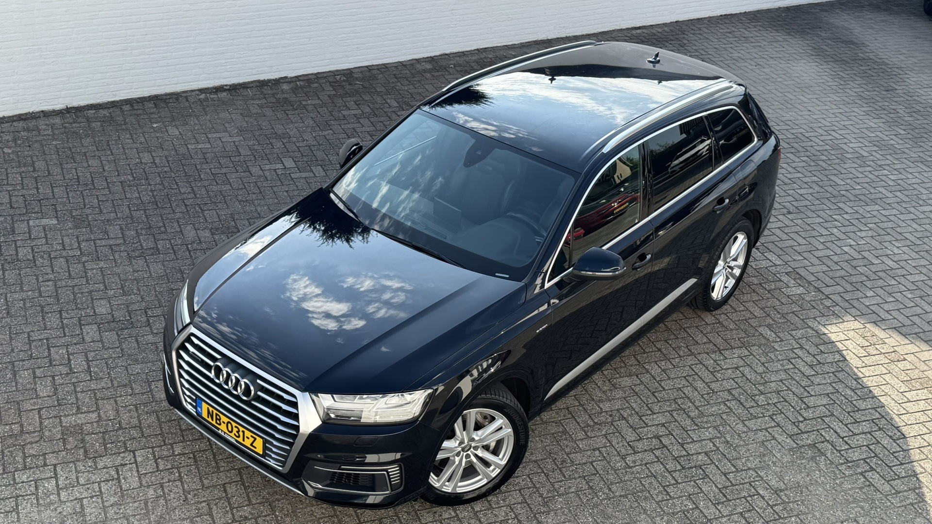 Foto van Audi Q7 E-tron