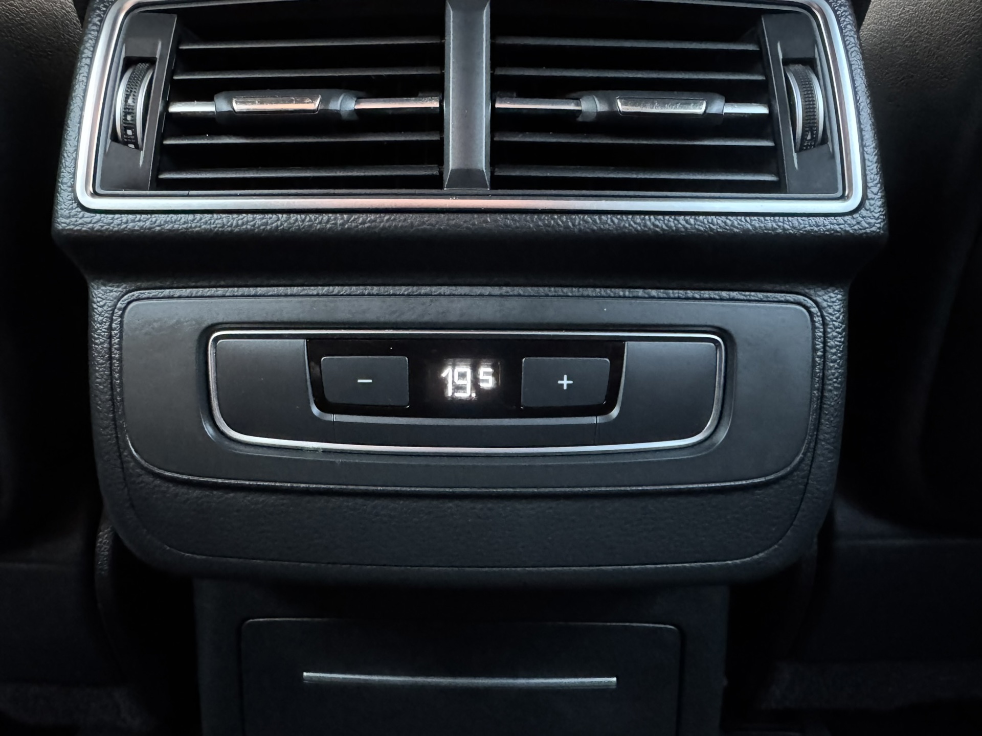 Foto van Audi Q7 E-tron
