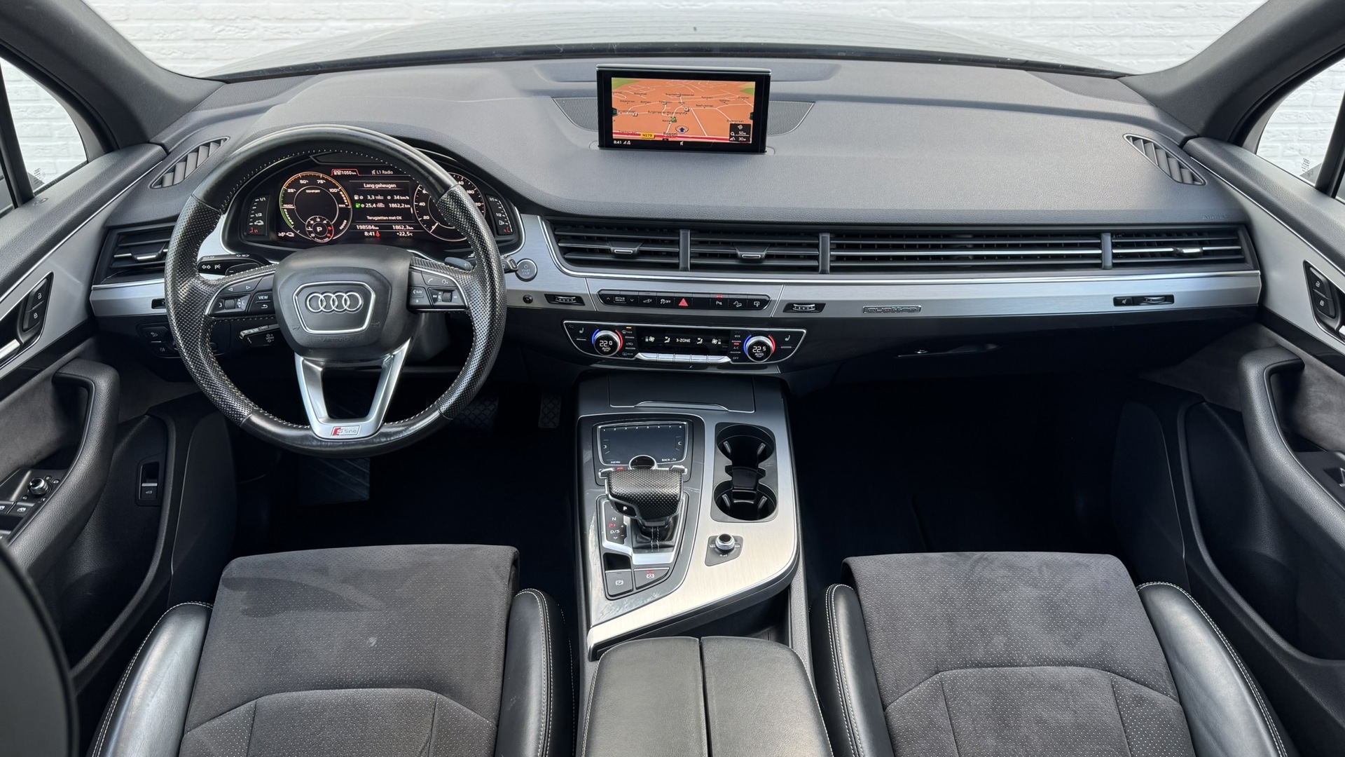 Foto van Audi Q7 E-tron
