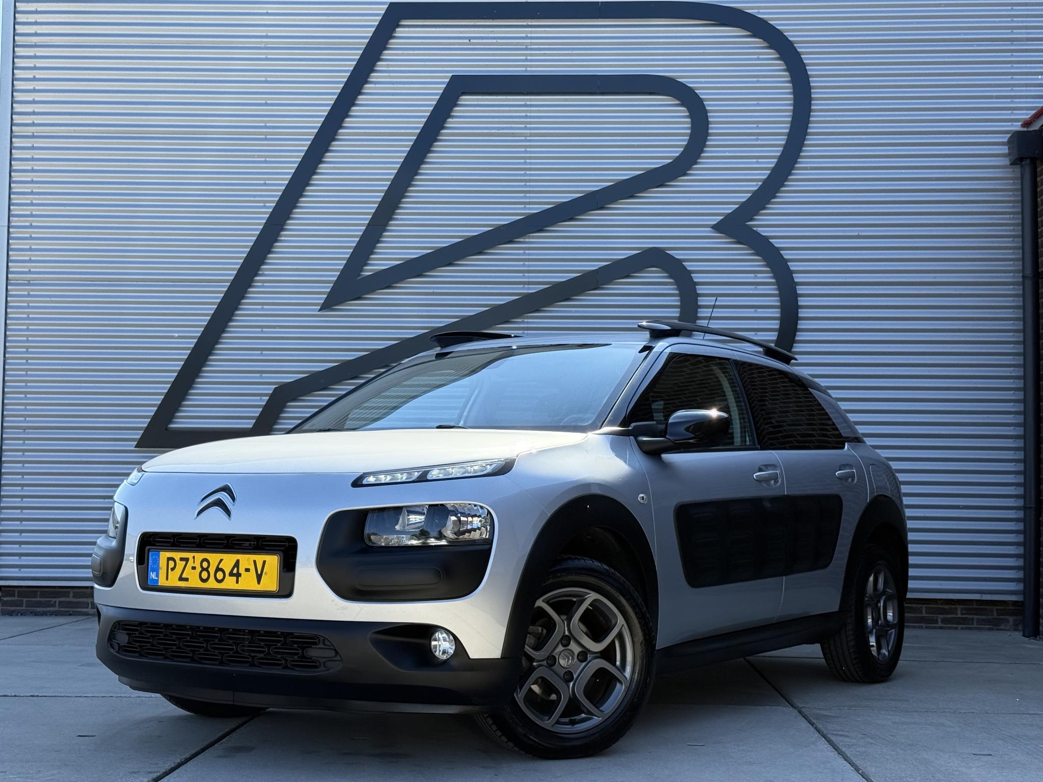 Citroen C4 Cactus 1.2 PureTech Shine 2017 - voorkant