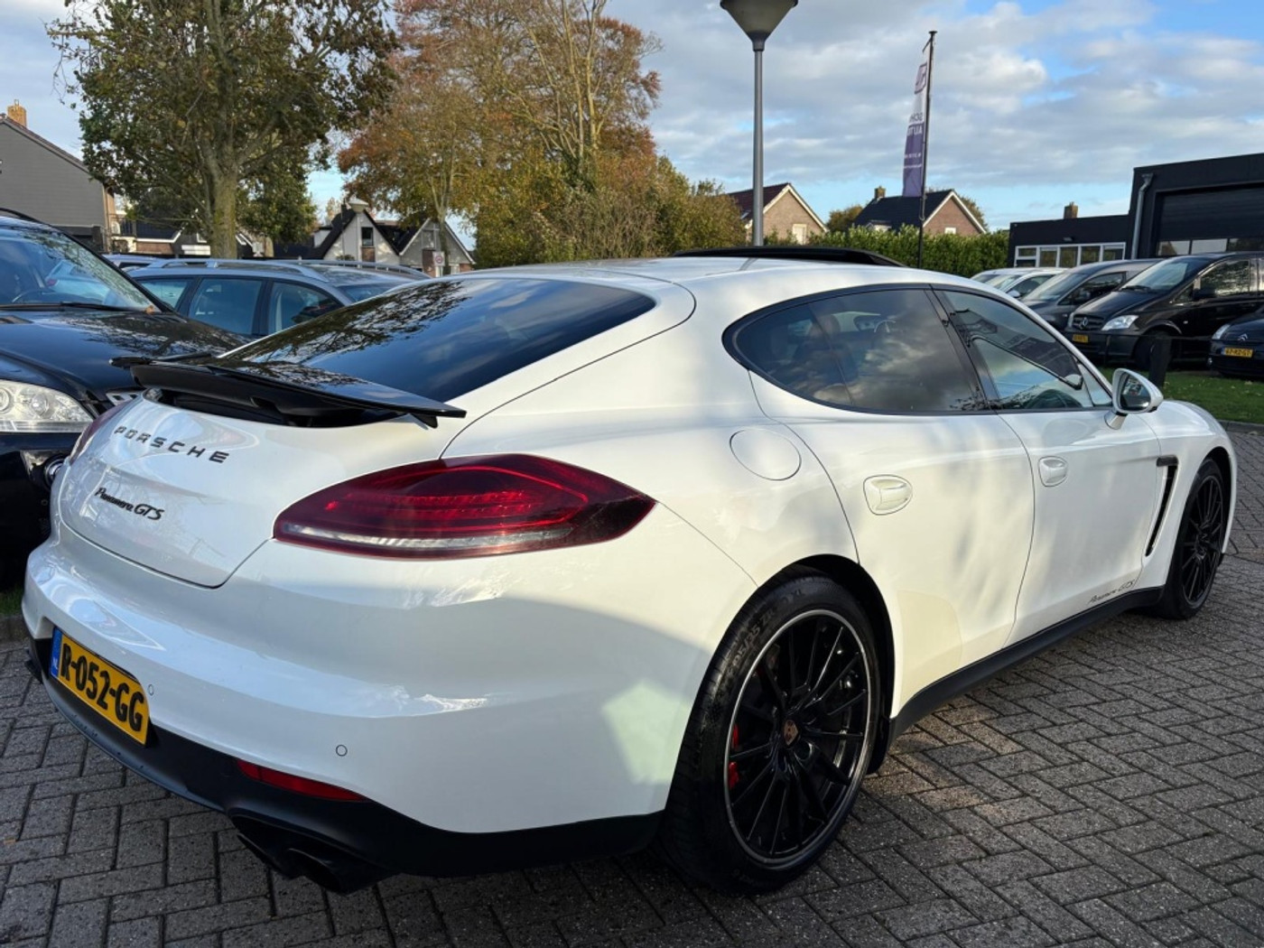 Foto van Porsche Panamera GTS