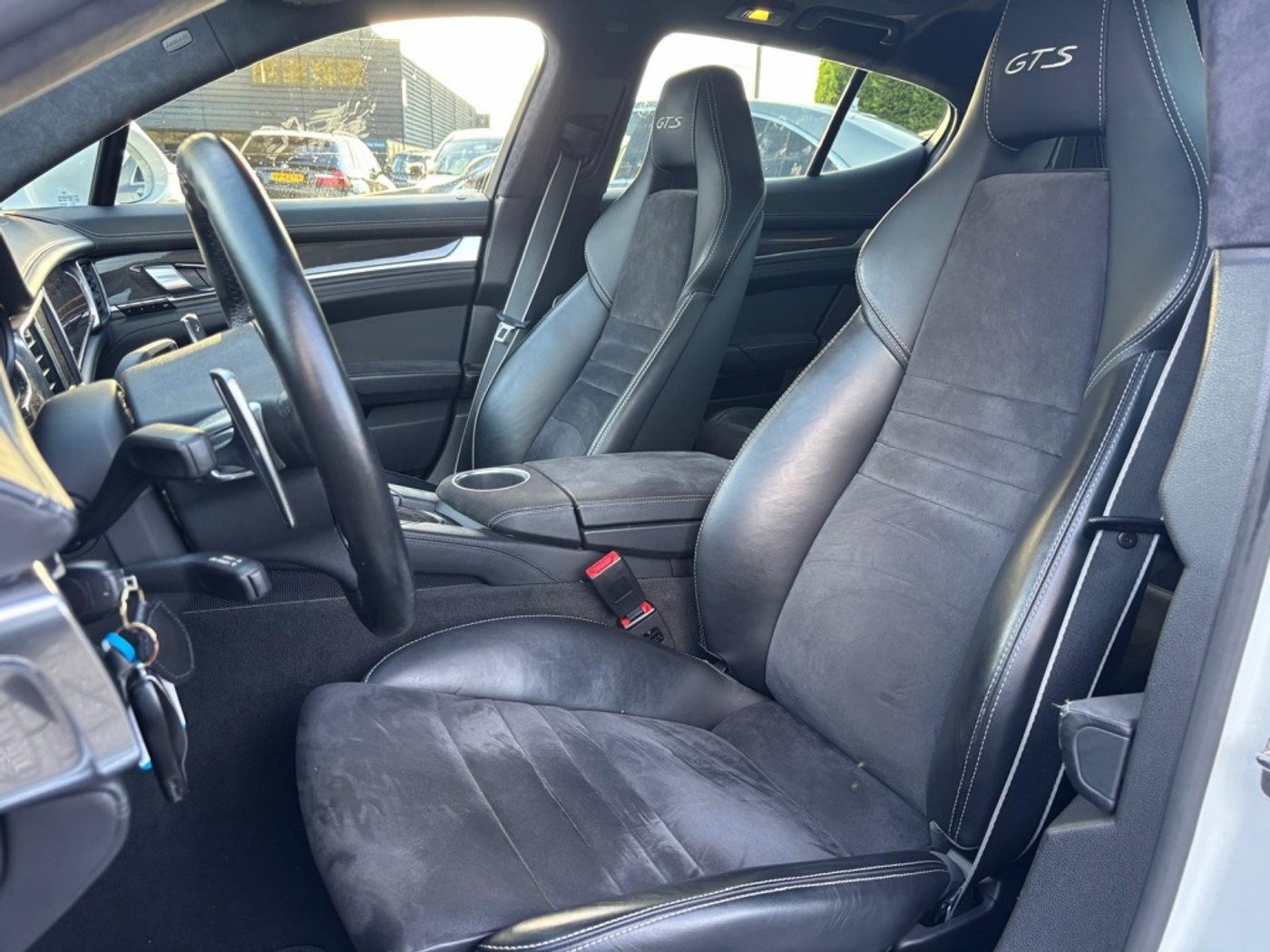 Foto van Porsche Panamera GTS