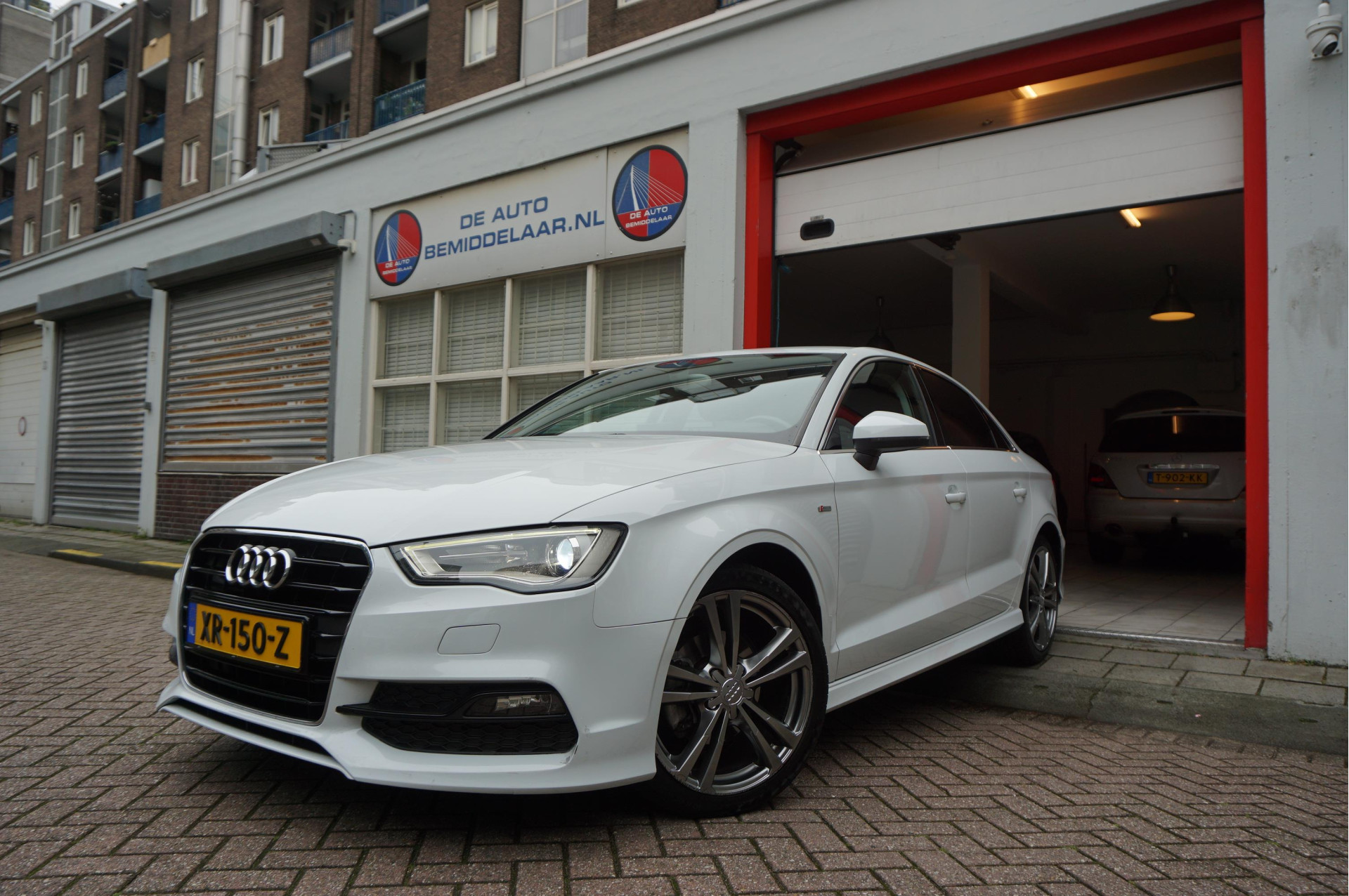 Audi A3 Limousine 1.4 TFSI CoD * S-Line S-Tronic Zeer Fraai * 2014 - voorkant