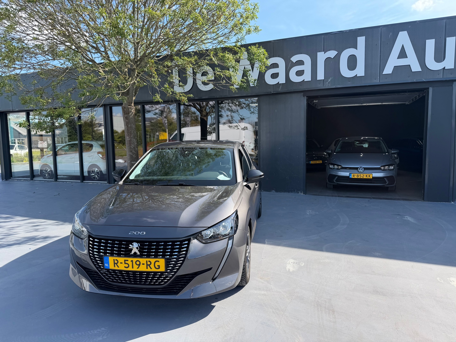 Peugeot 208 1.2 PureTech Allure/airco/cruise/camera/PDC achter/dealer onderhouden/NAP/1e eigenaar/12 maanden garantie 2022 - voorkant