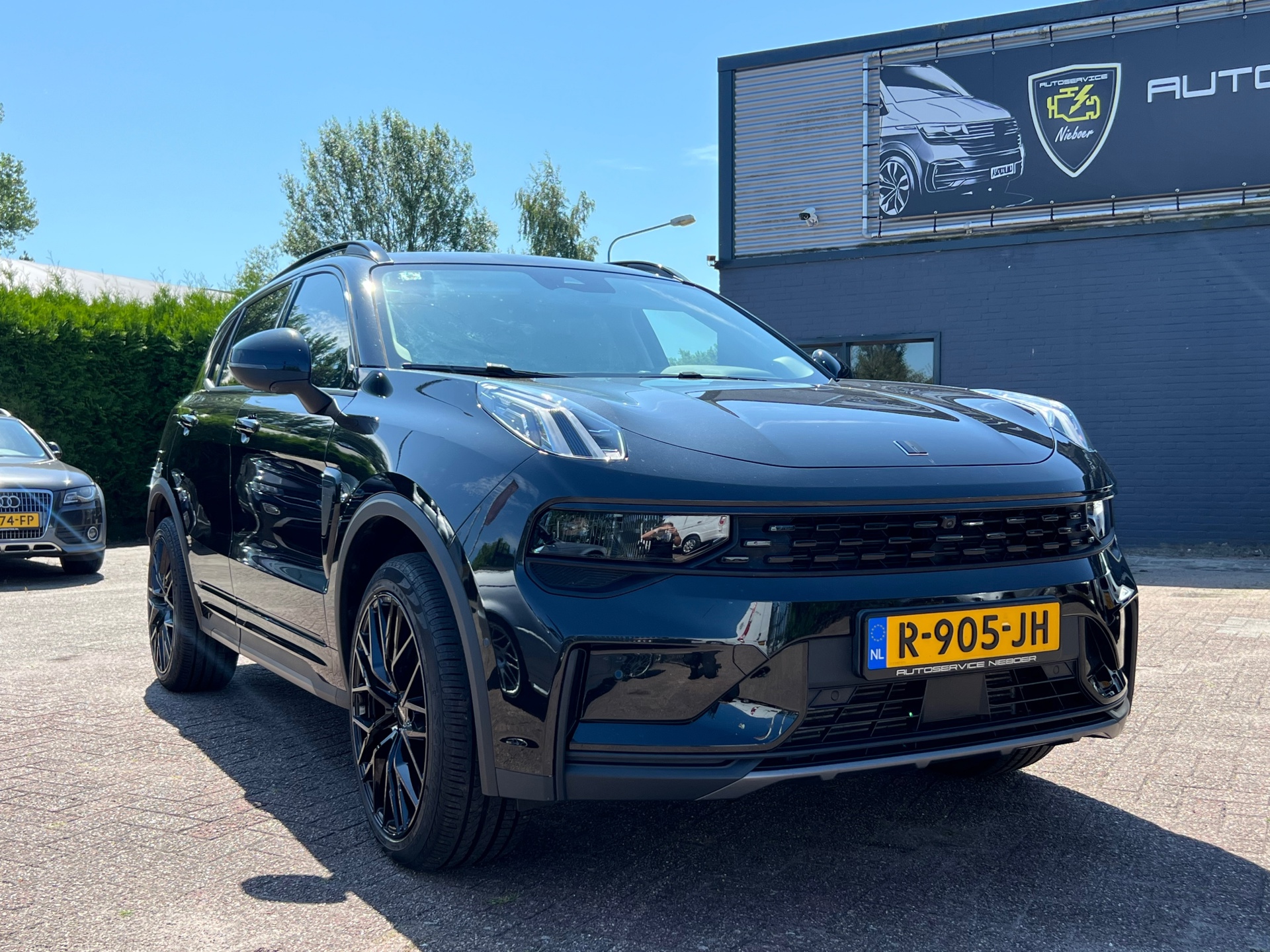 Lynk&co LYNK & Co 01 1.5 met schade 2022 - voorkant