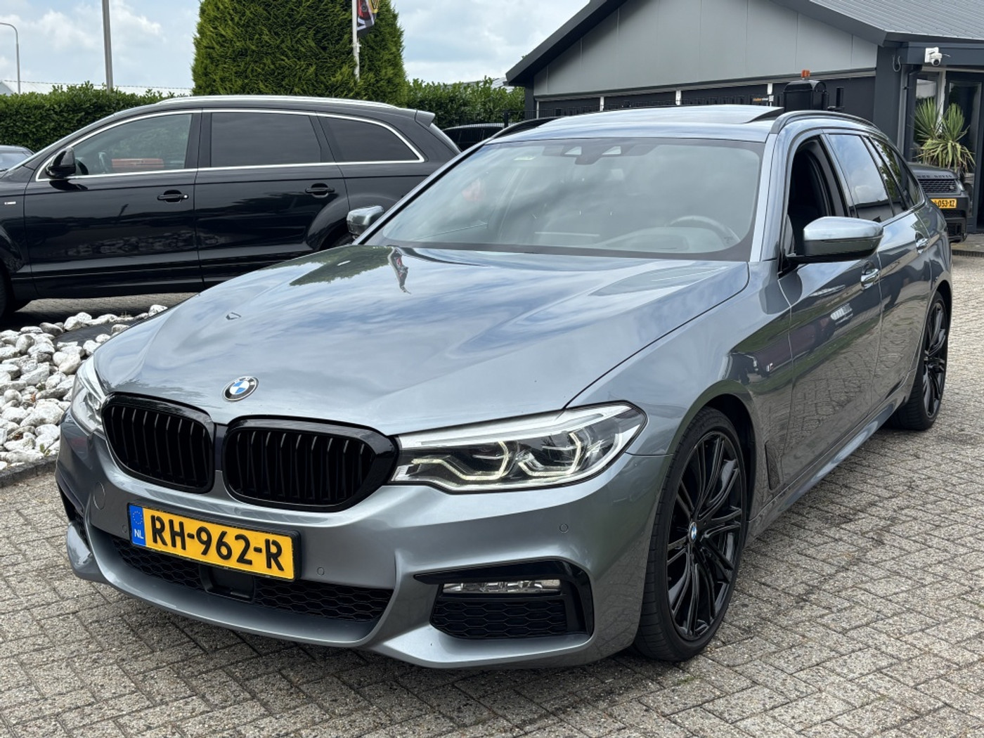 BMW 5-serie Touring 530d High Executive 2017 - voorkant