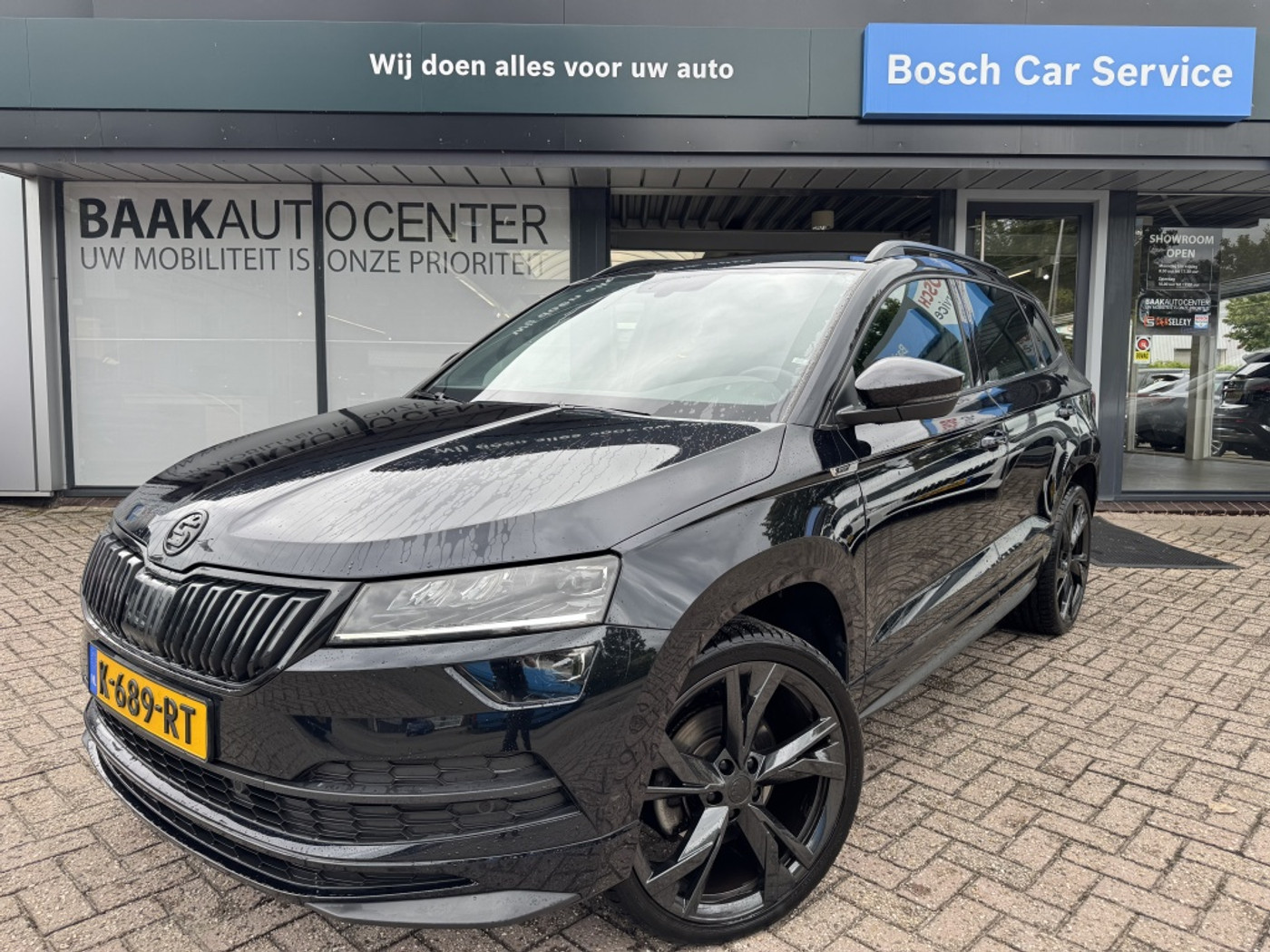 Skoda Karoq 1.5 TSI Sportline Business | Virtual cockpit | Trekhaak | ACC 2020 - voorkant