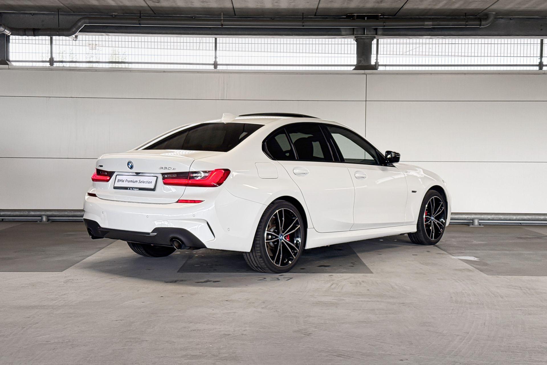 Foto van BMW 330e xDrive