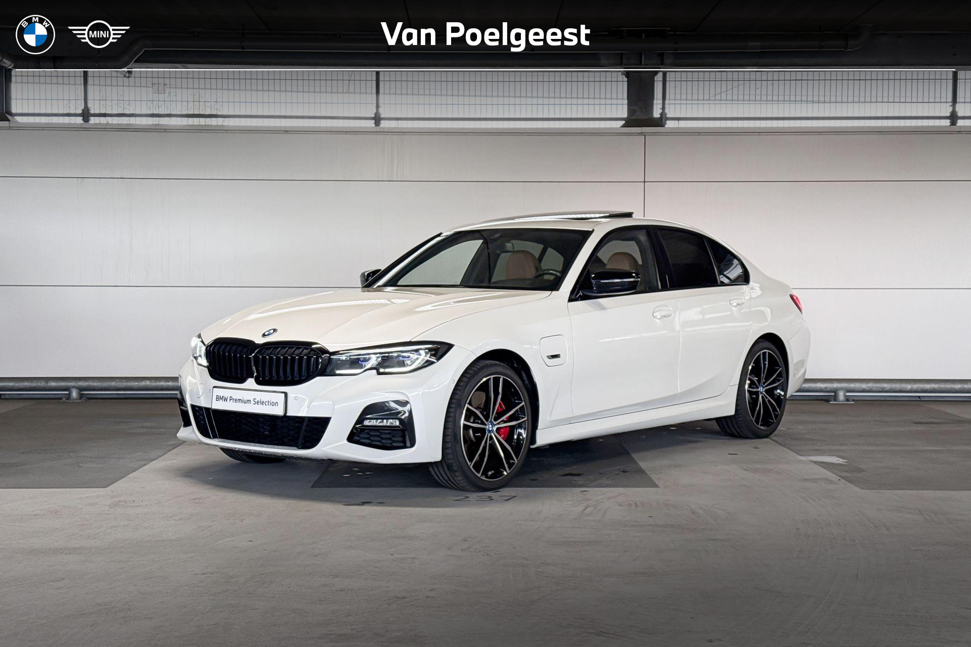 BMW 330e xDrive 330e xDrive High Executive 2022 - voorkant