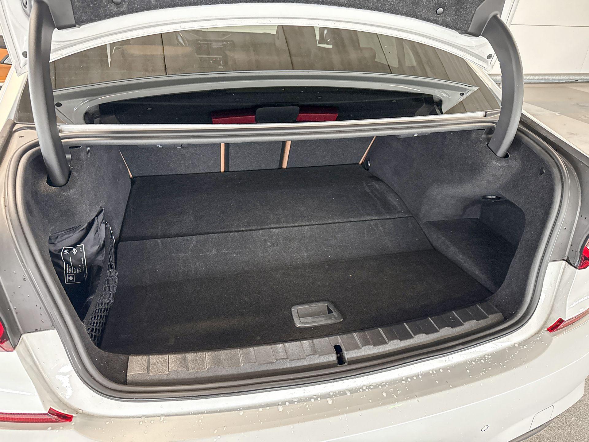 Foto van BMW 330e xDrive
