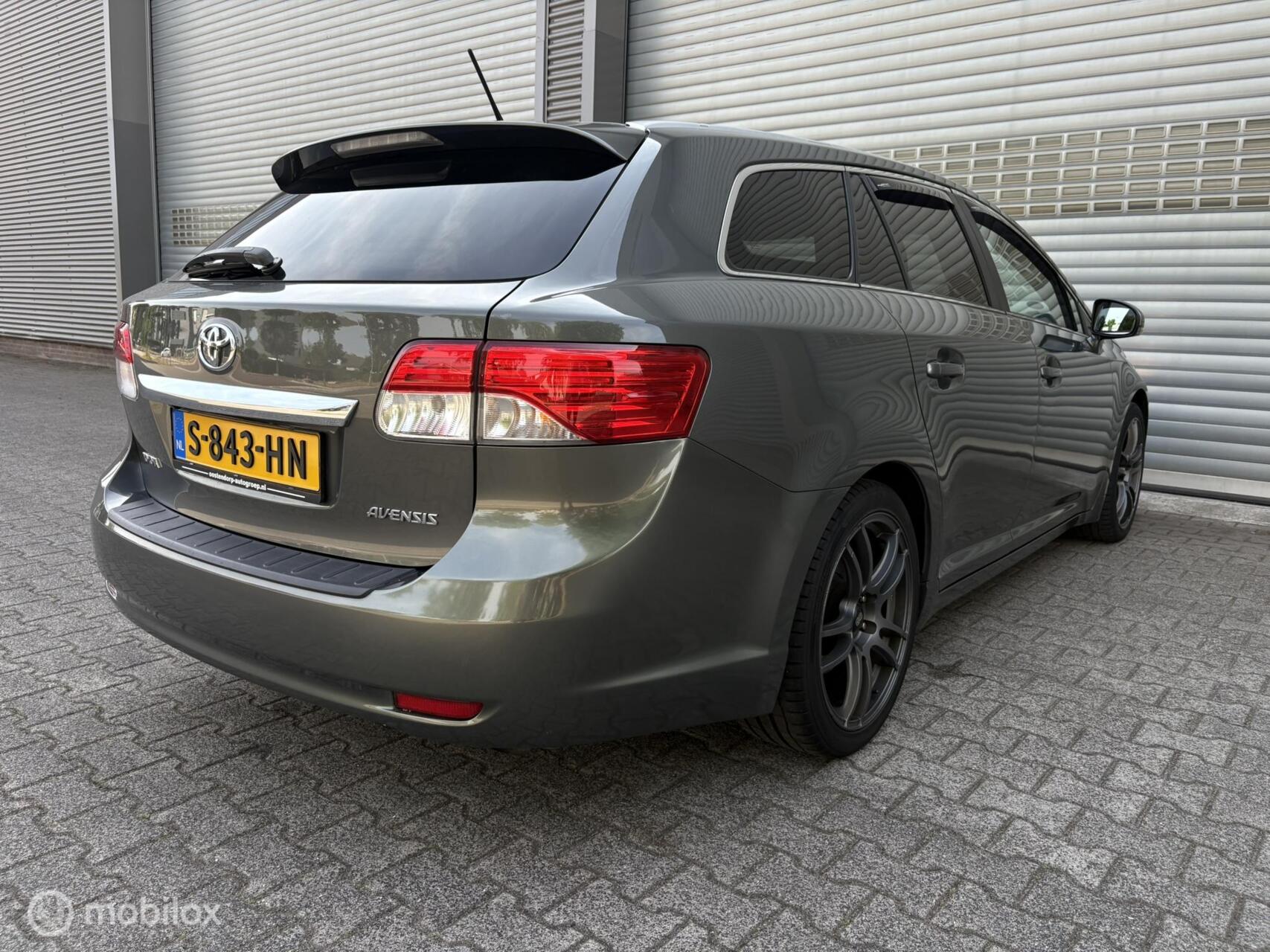 Foto van Toyota Avensis Wagon