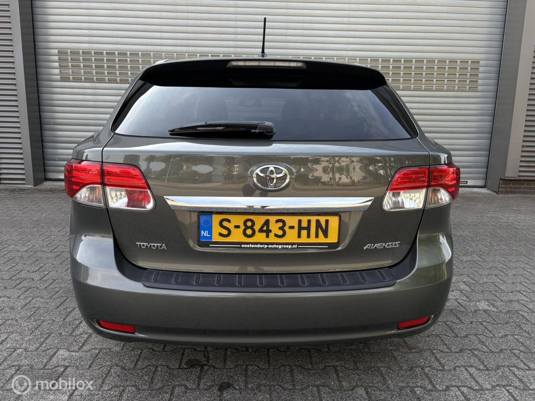 Foto van Toyota Avensis Wagon