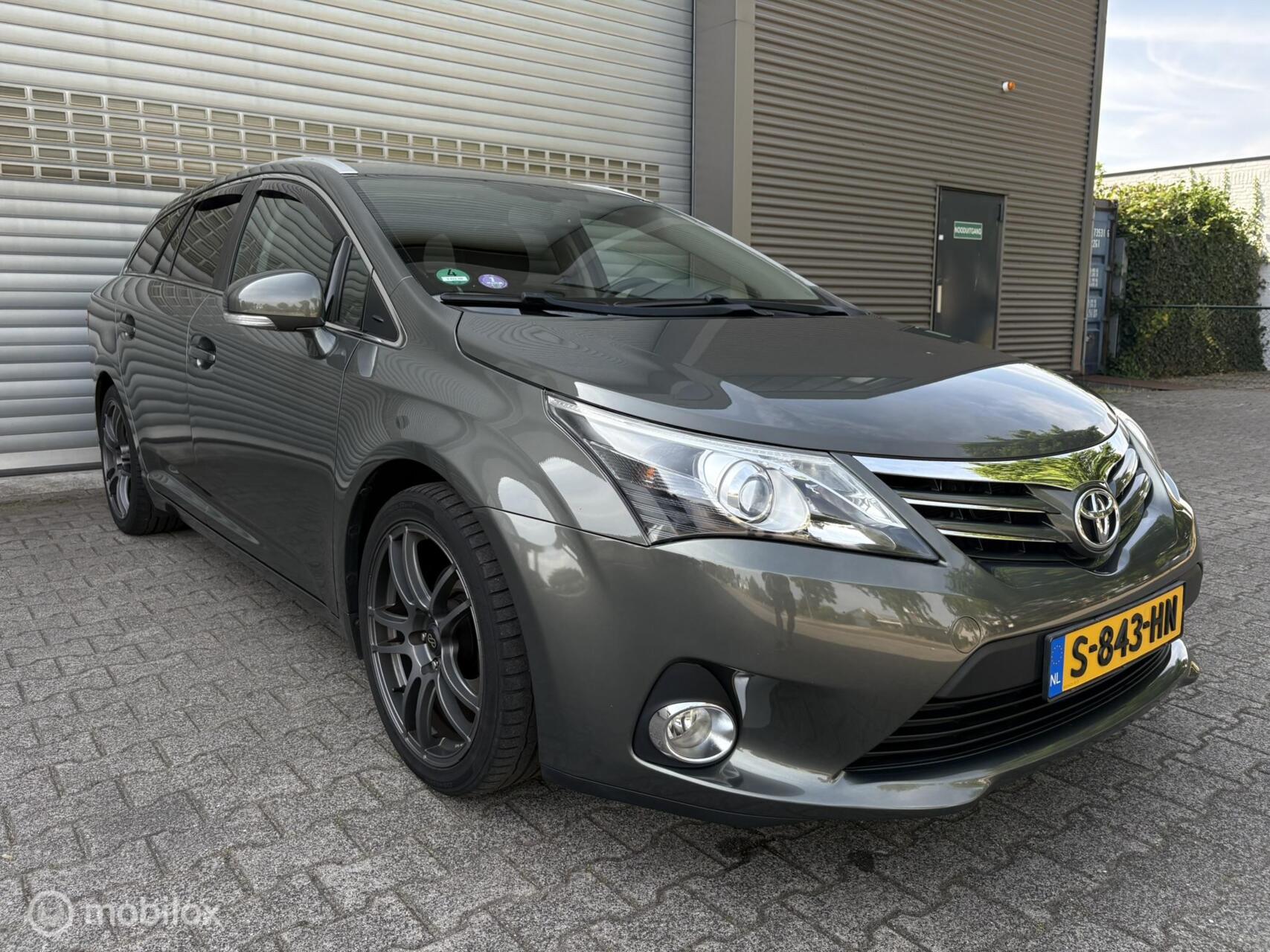 Foto van Toyota Avensis Wagon